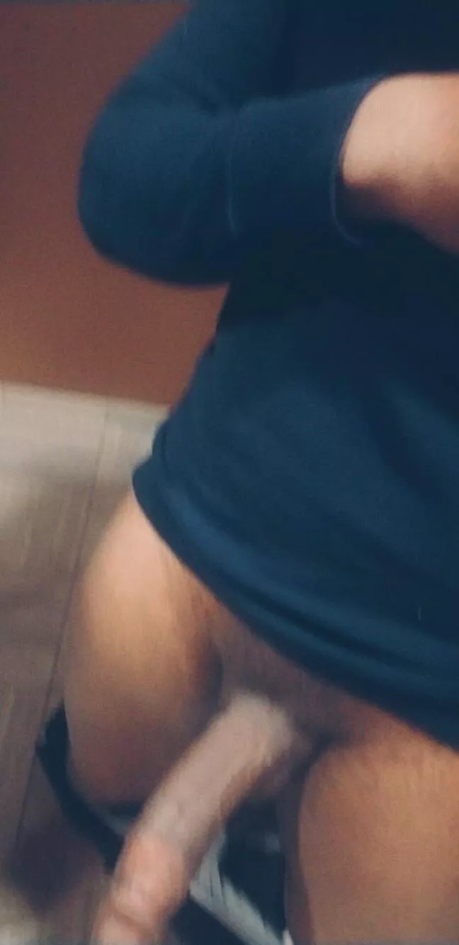 Blurry pic but hella dick ðŸ† posted by DeliciousMidwestBBC