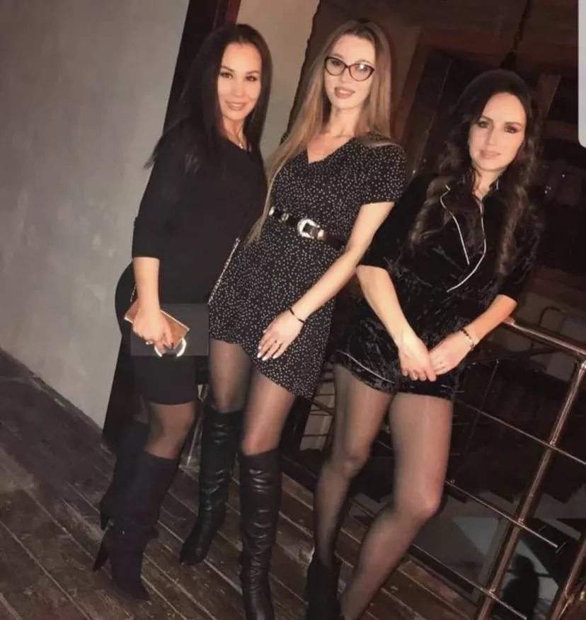 Boots, heels, and pantyhose! posted by jackienylon909