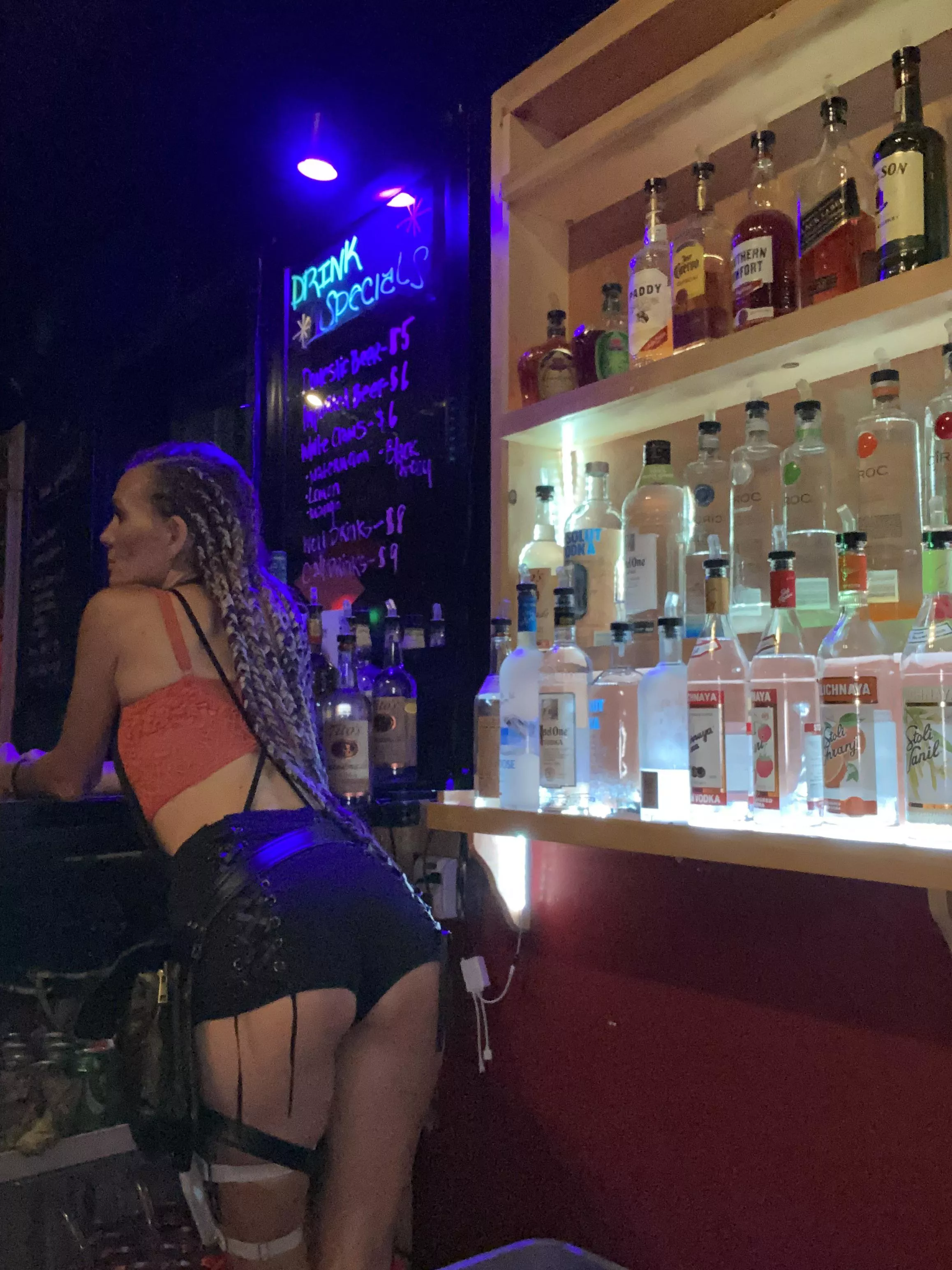 Booty , bars and braids! posted by DanysDiner