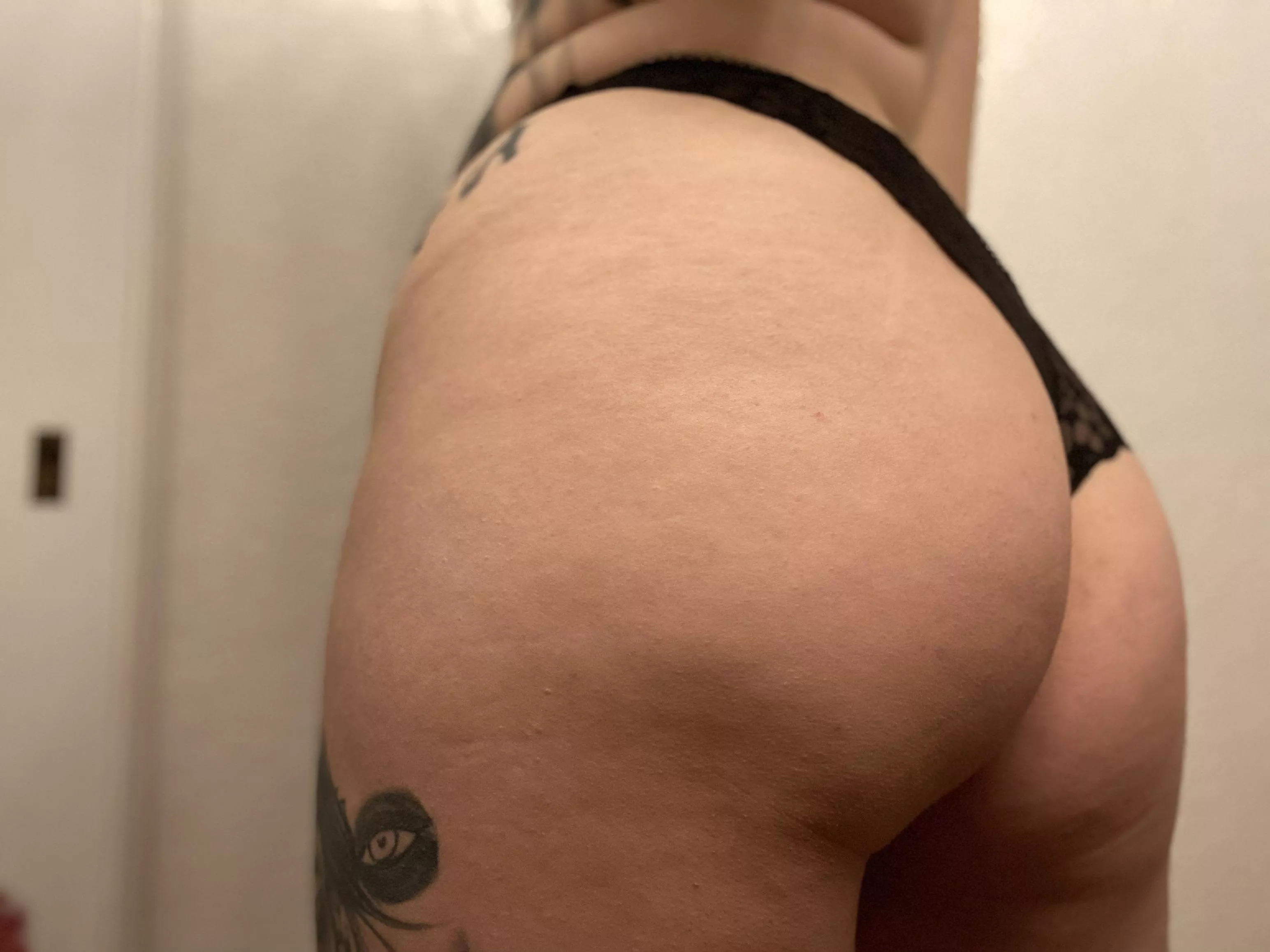 Booty for your viewing pleasure posted by Coconut-Silent