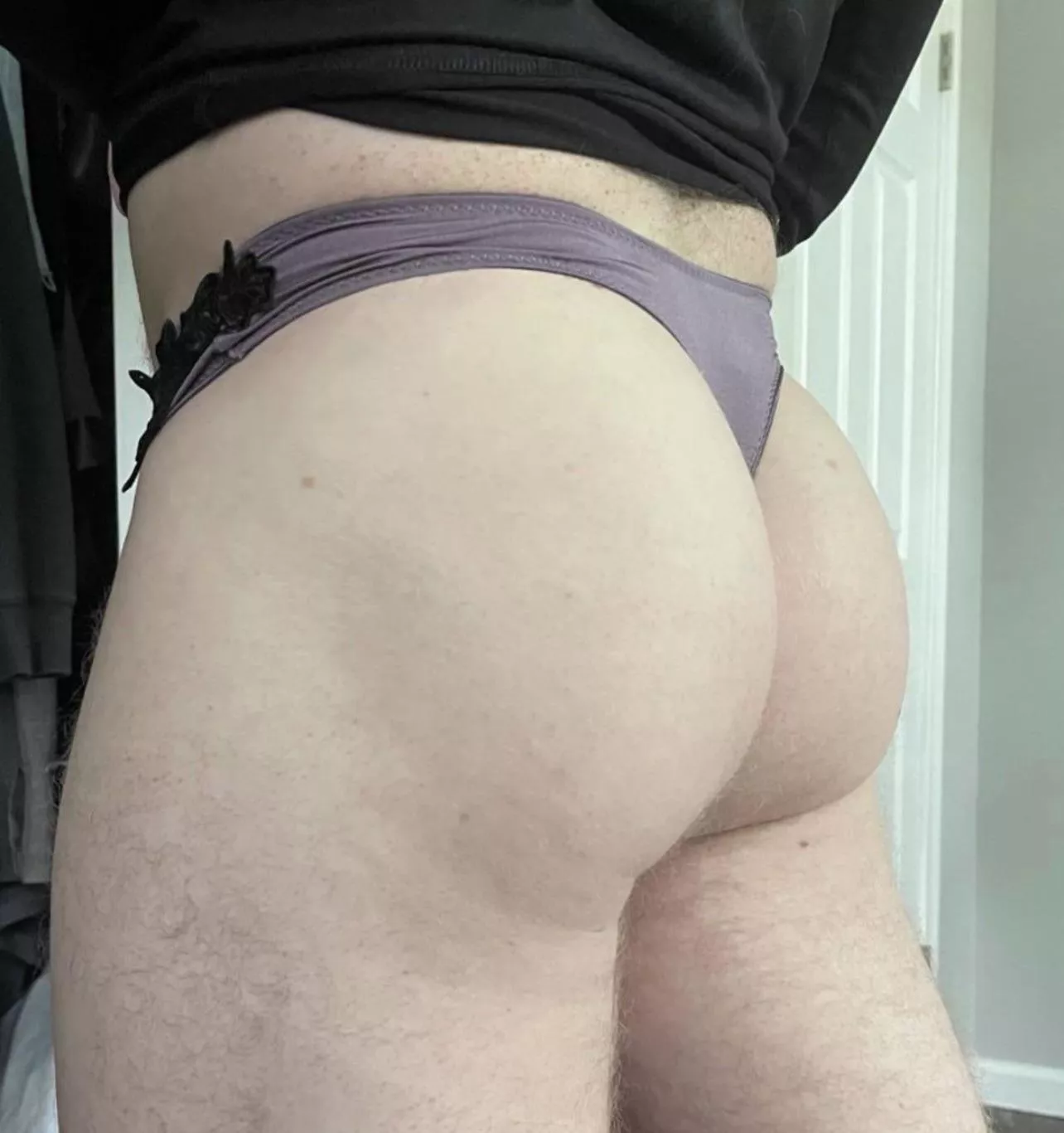 Booty made for thongs posted by Bigbootythongboy