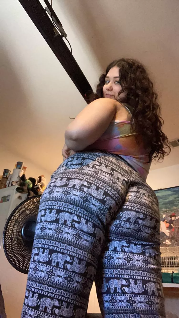 Booty so big, lawd, have mercy. ðŸ˜© posted by chubbybabyxx