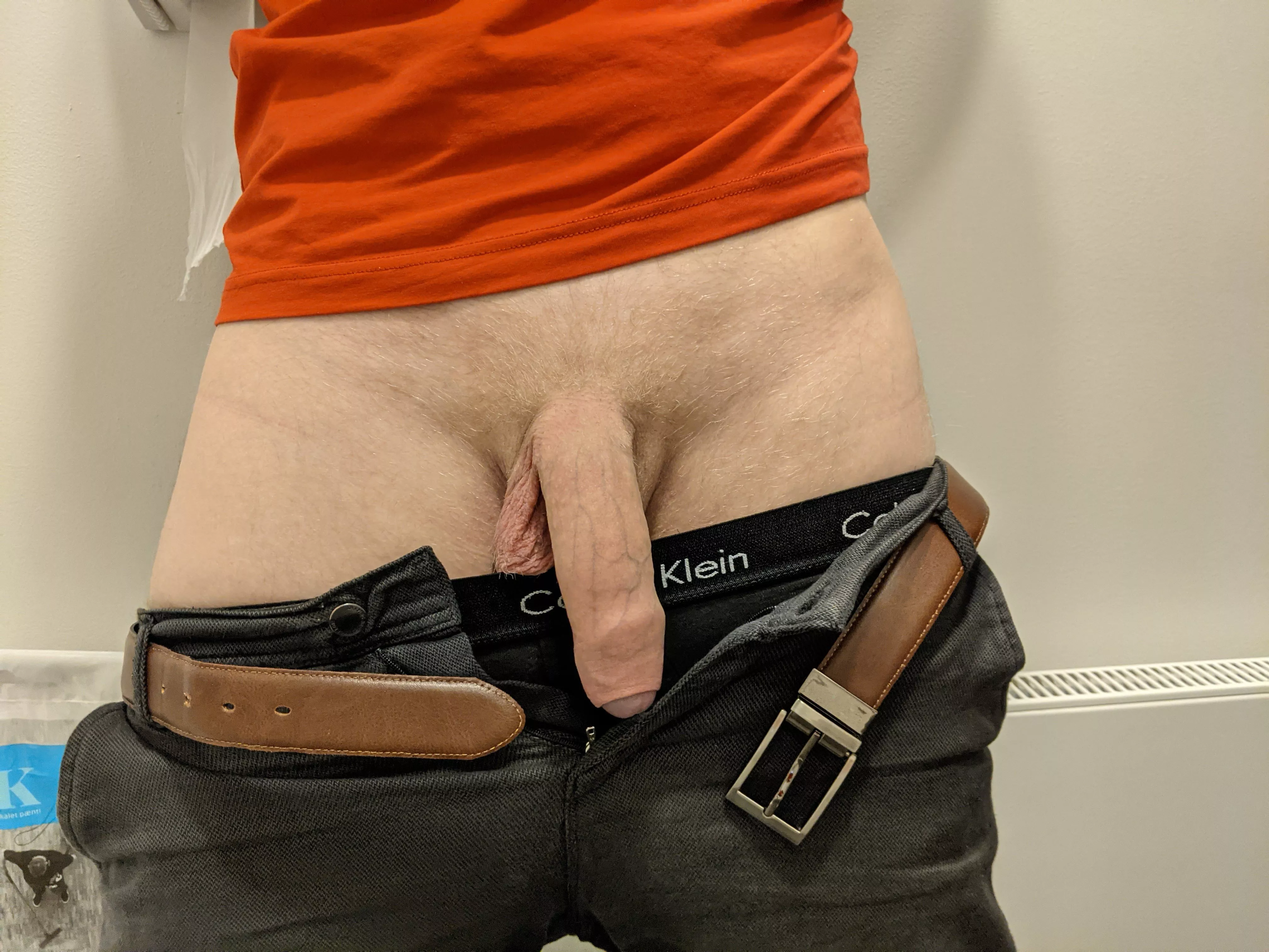 Bored and horny at work ;) (30M, 195cm, bi) posted by antons2000