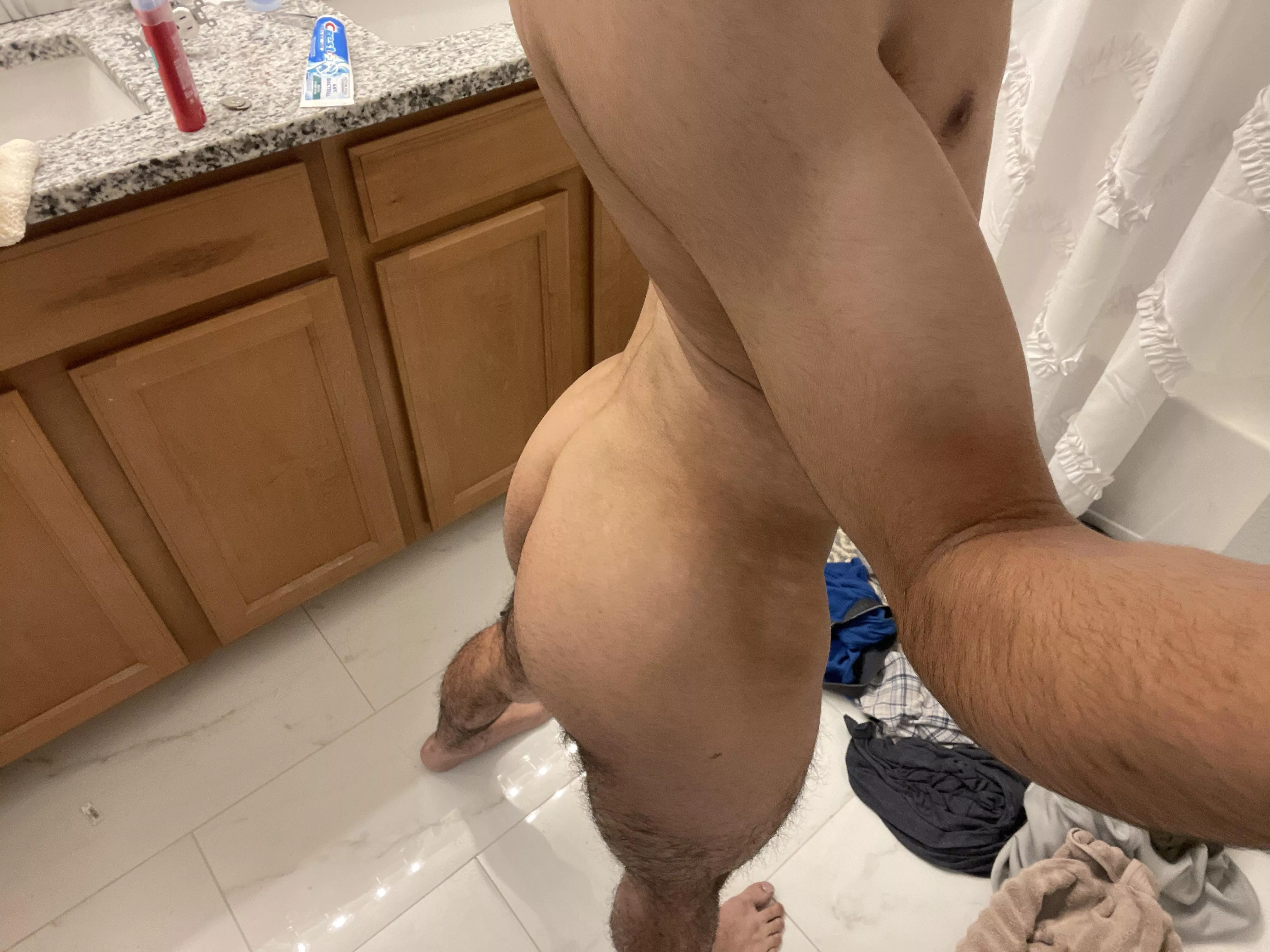 Bored And thinking about hung cock 😋 posted by ambd32