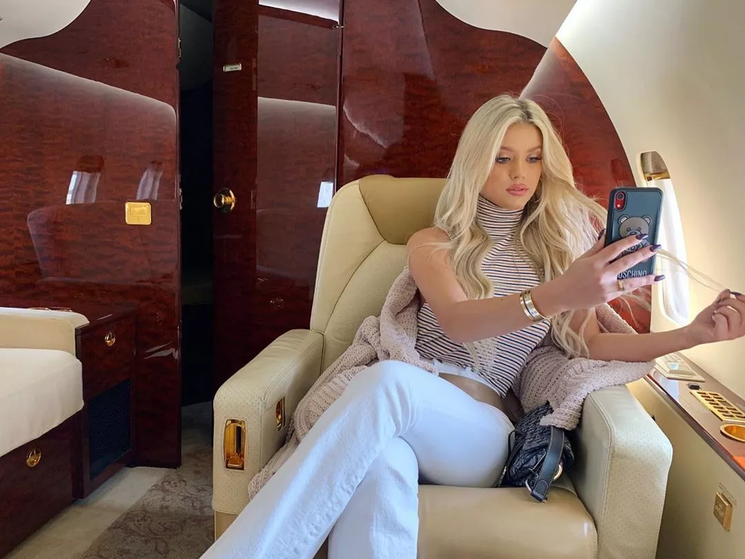 Bored on the private jet posted by dailyangels