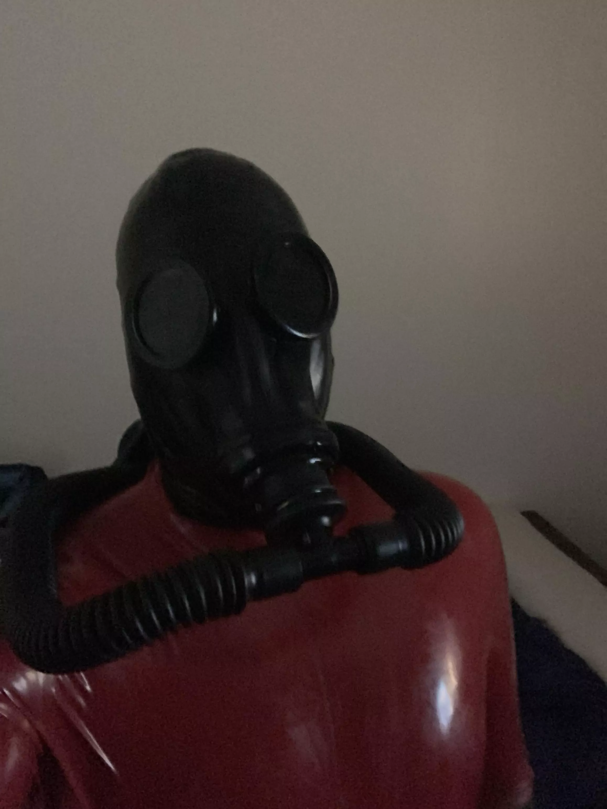 Breathing Bag + Gas Mask + Full Enclosure = Pure Rubbery Bliss posted by thelatexlover