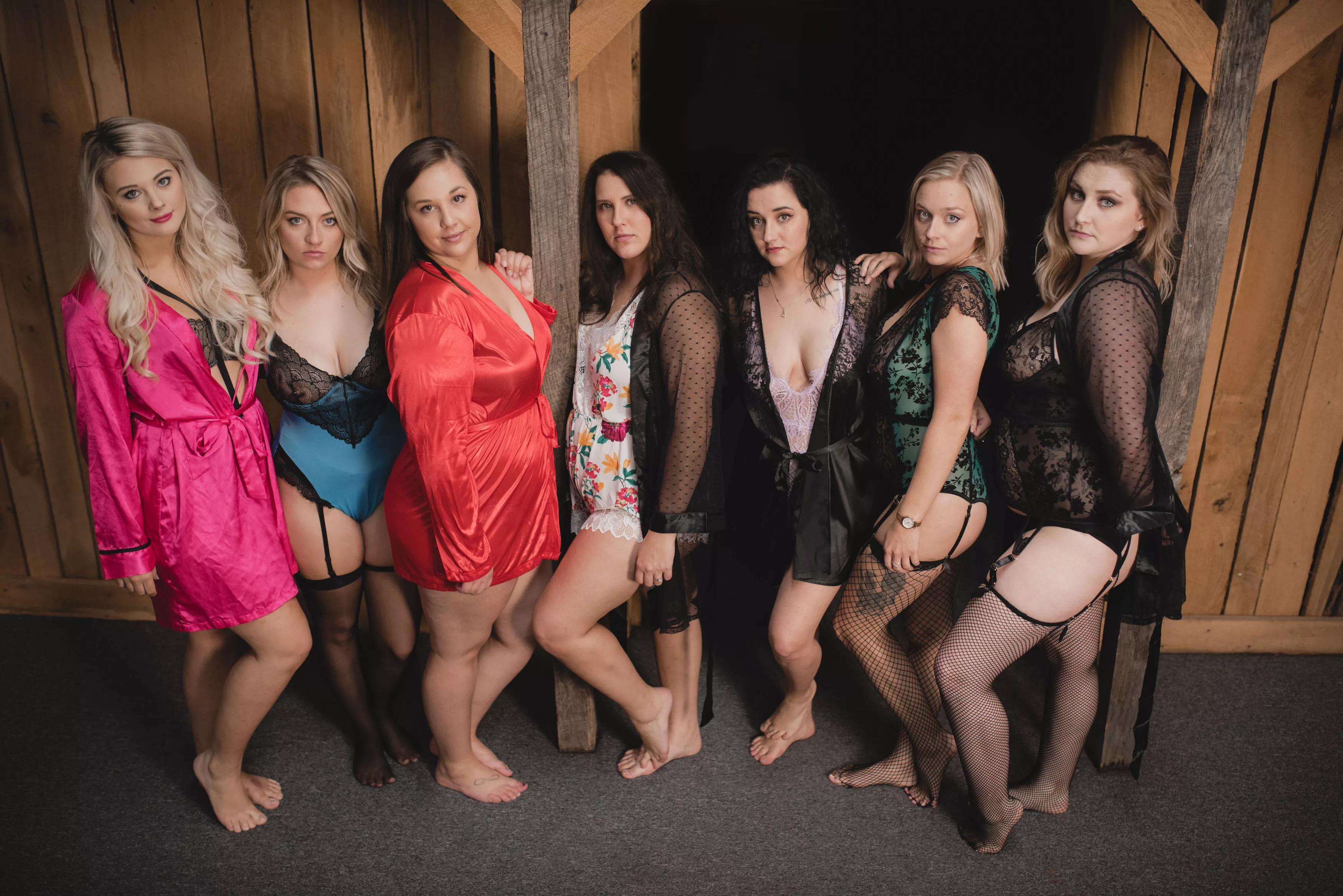 Bride does a boudoir shoot with all of her bridesmaids (AIC) posted by LimpAnswer