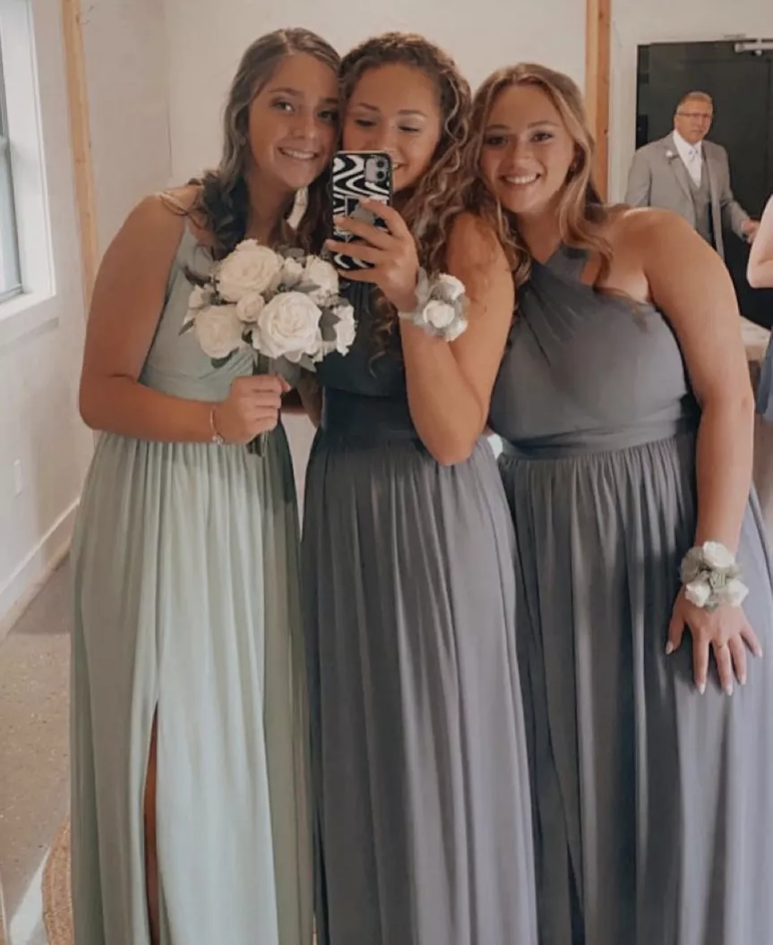 Bridesmaid posted by BudgetAssociation