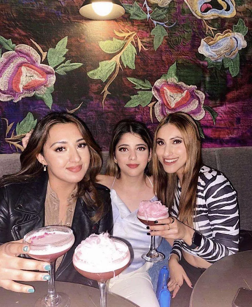 Brown girls and cocktails 😍 posted by browngirlsarebest