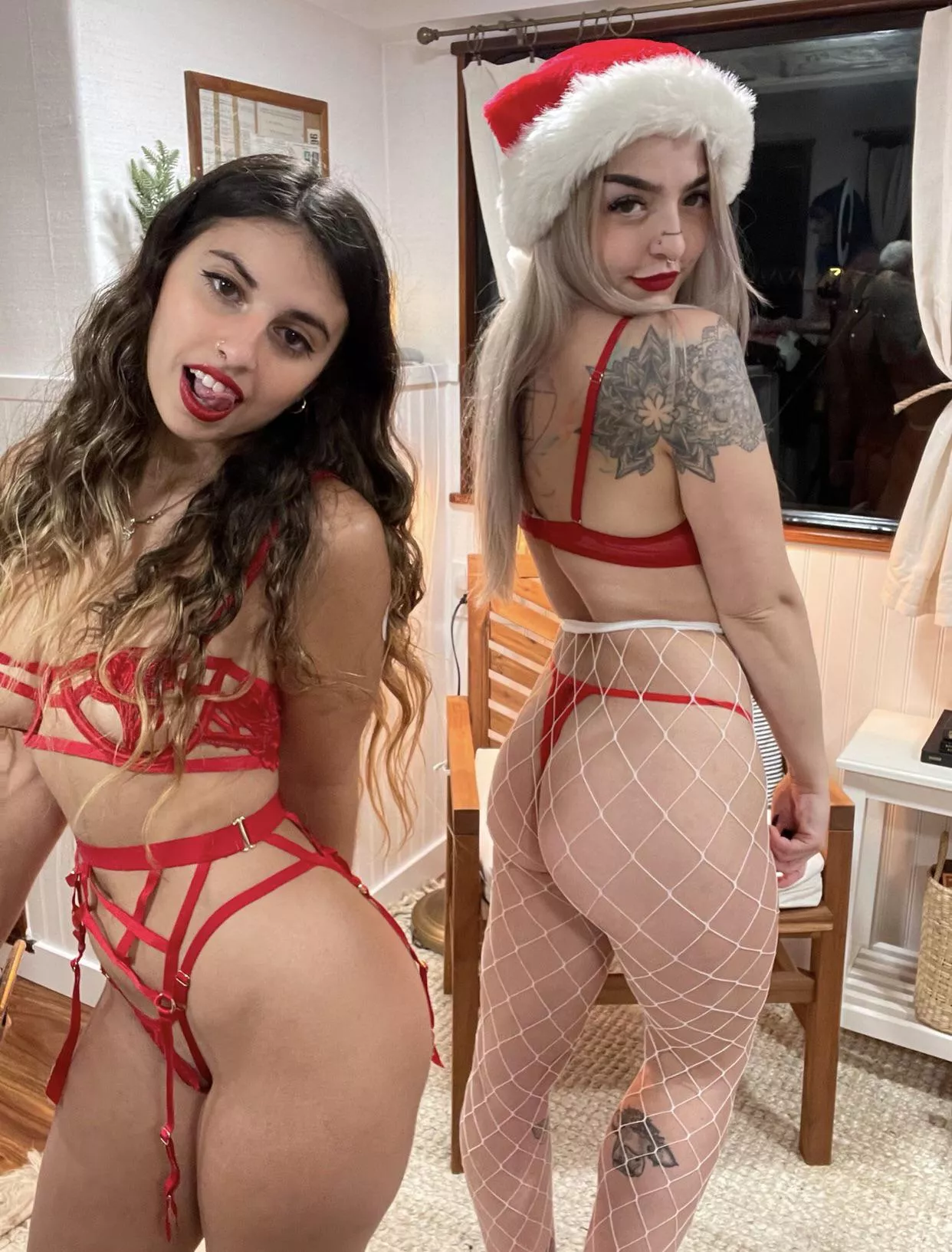 Brunette and curly or straight and blonde? posted by sexsoda