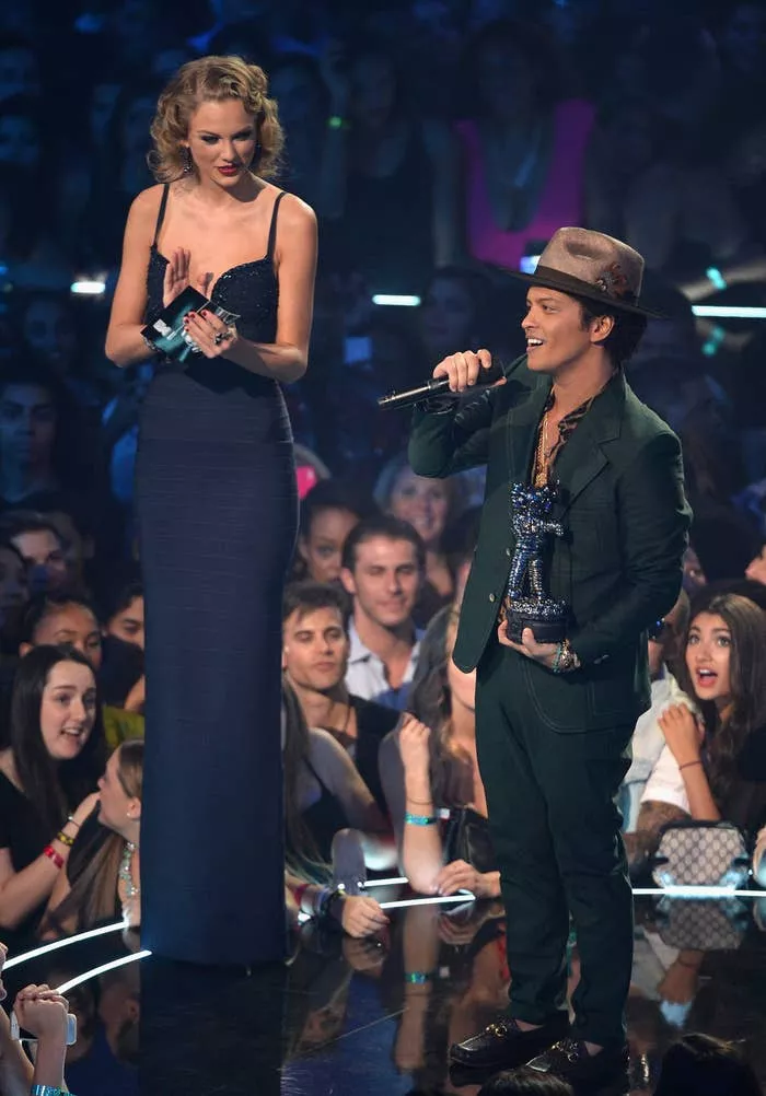 Bruno Mars vs Taylor Swift posted by Siannath