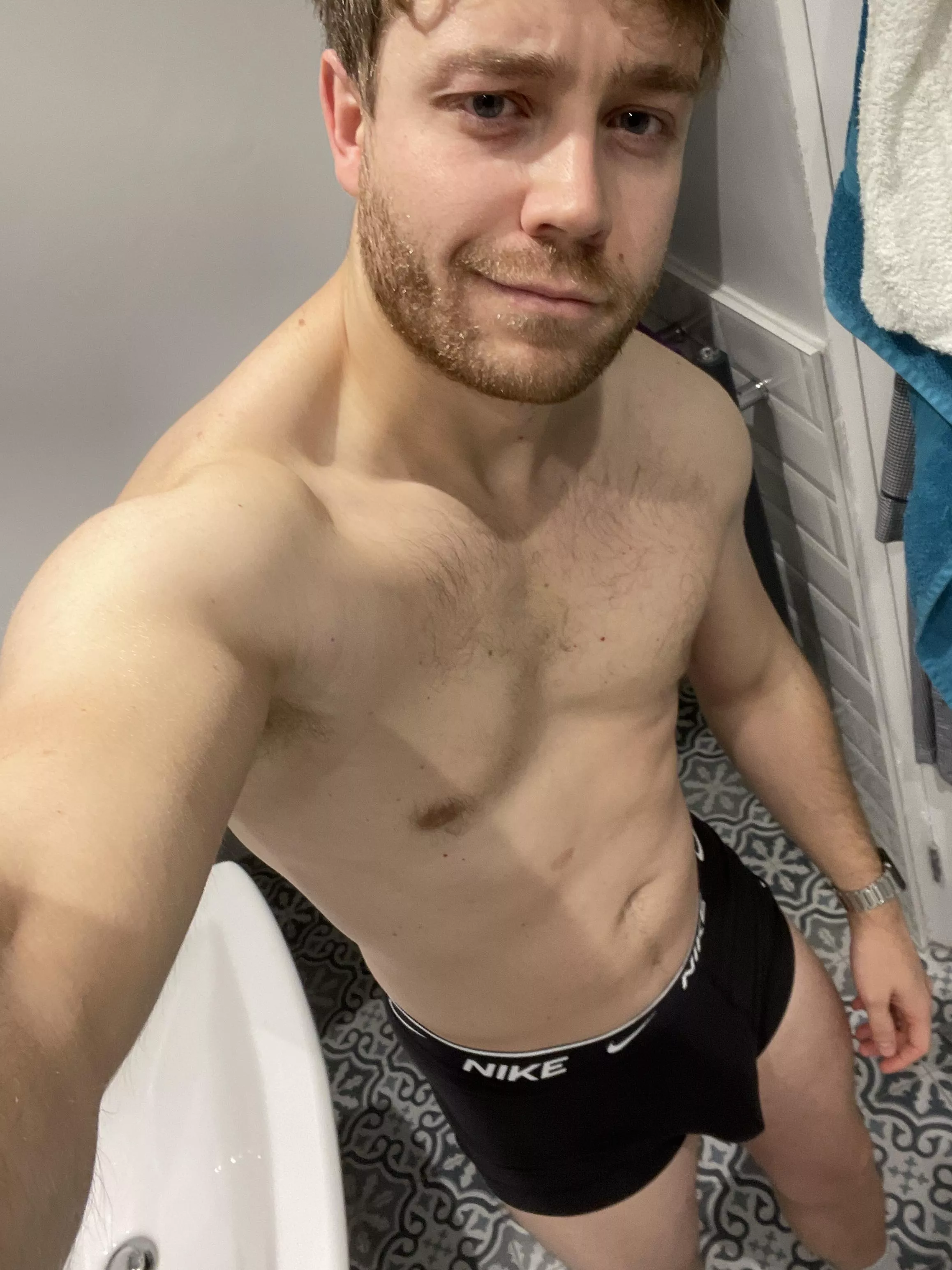 Bulge again, Who wants a pic from the changing room after I work out… posted by Mysteriousgent69