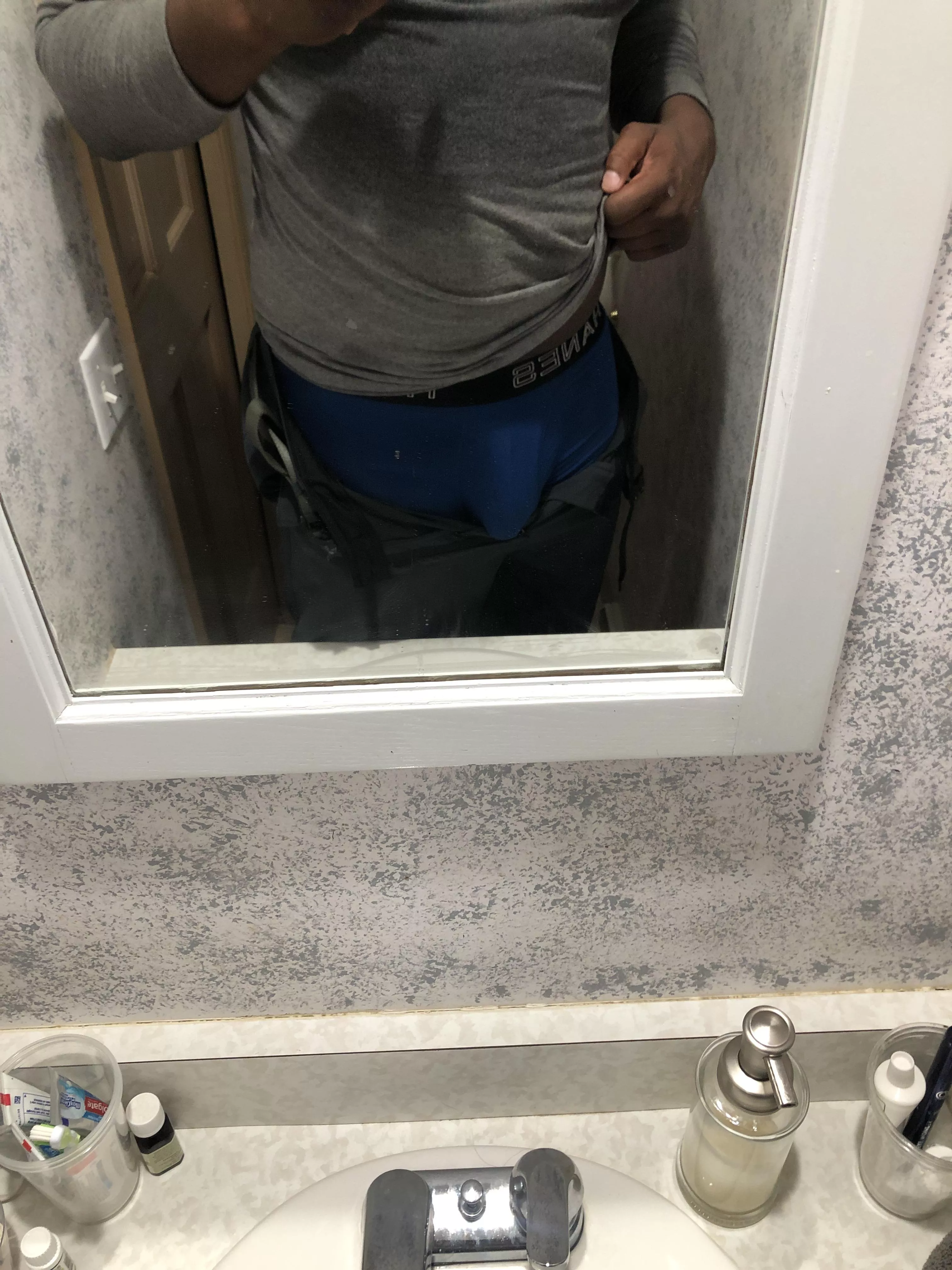 Bulge lookin full today posted by Uwbnd