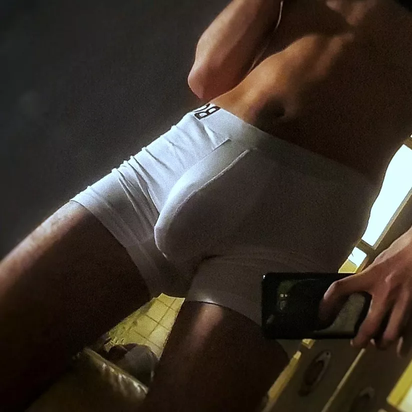 Bulge🍆 posted by GabrielEnzoBR