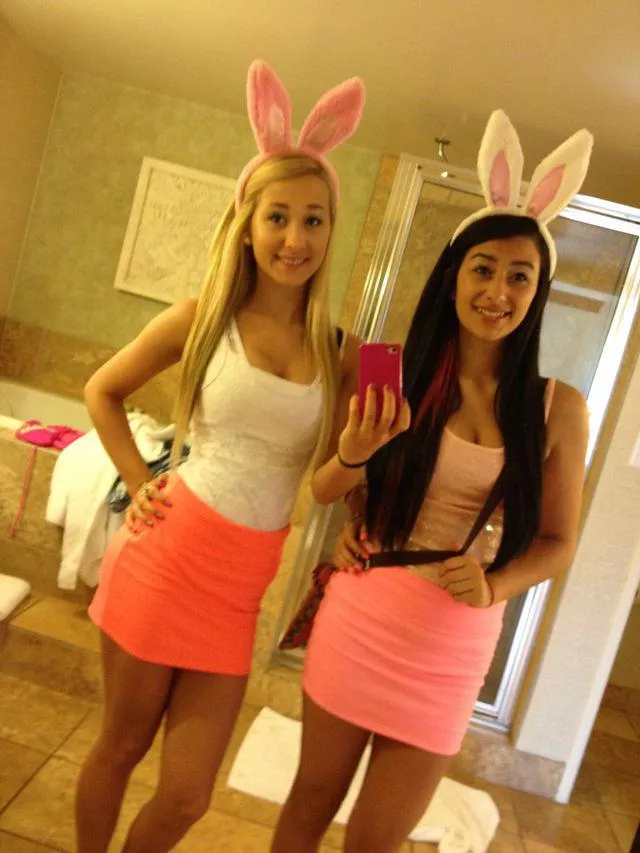 Bunnies [2] posted by FapBankkxxx