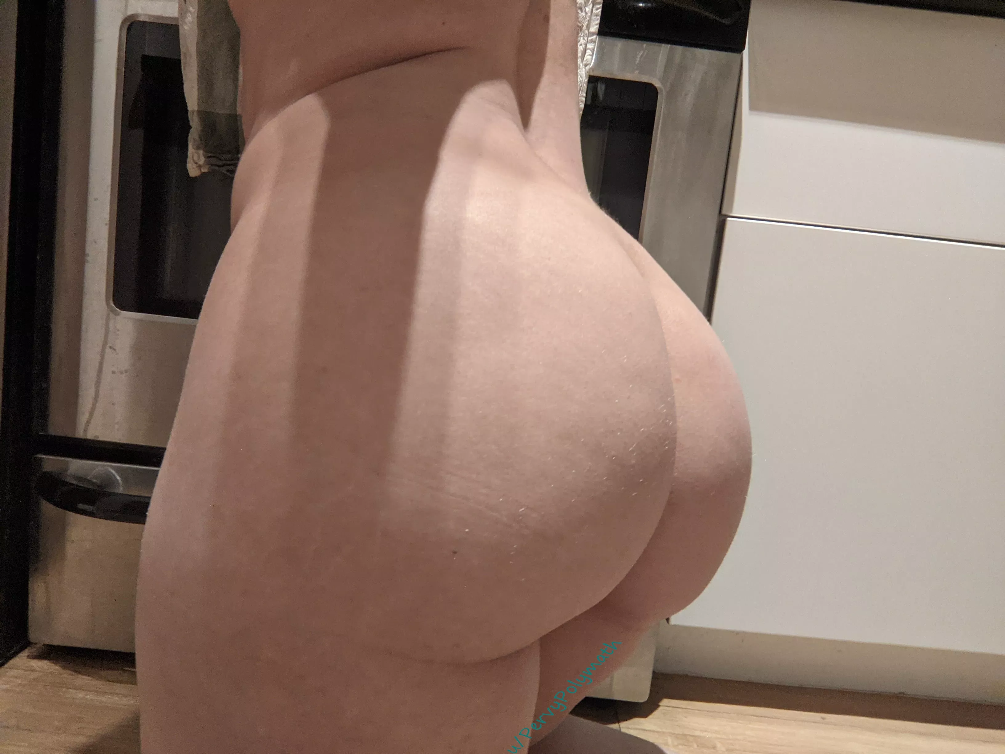 buns in (f)ront of the oven posted by PervyPolymath