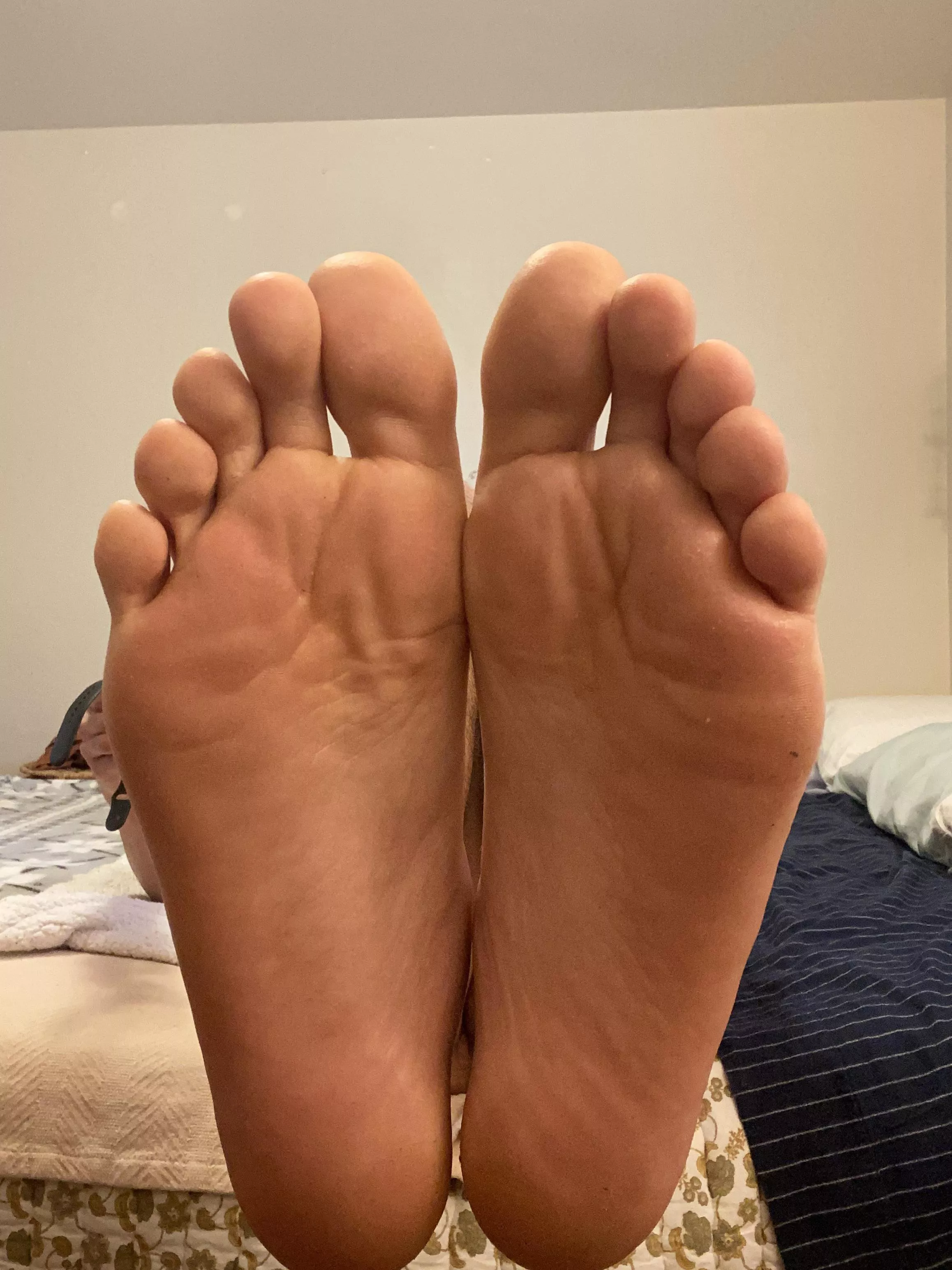 Bury your face in my size 13 soles posted by footboyco