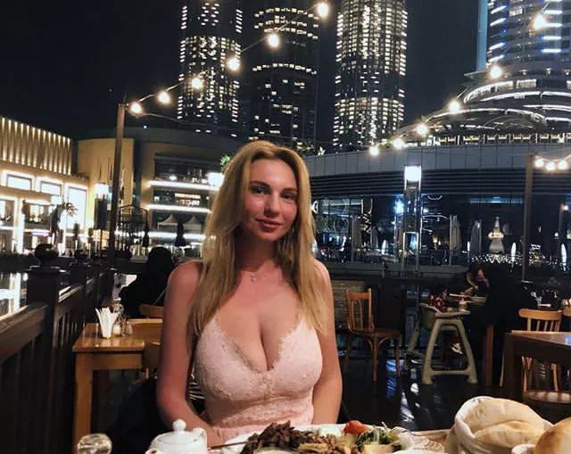 Busty dinner date posted by rheophytic