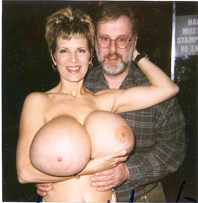 Busty Dusty and Fan posted by twilightbreakin