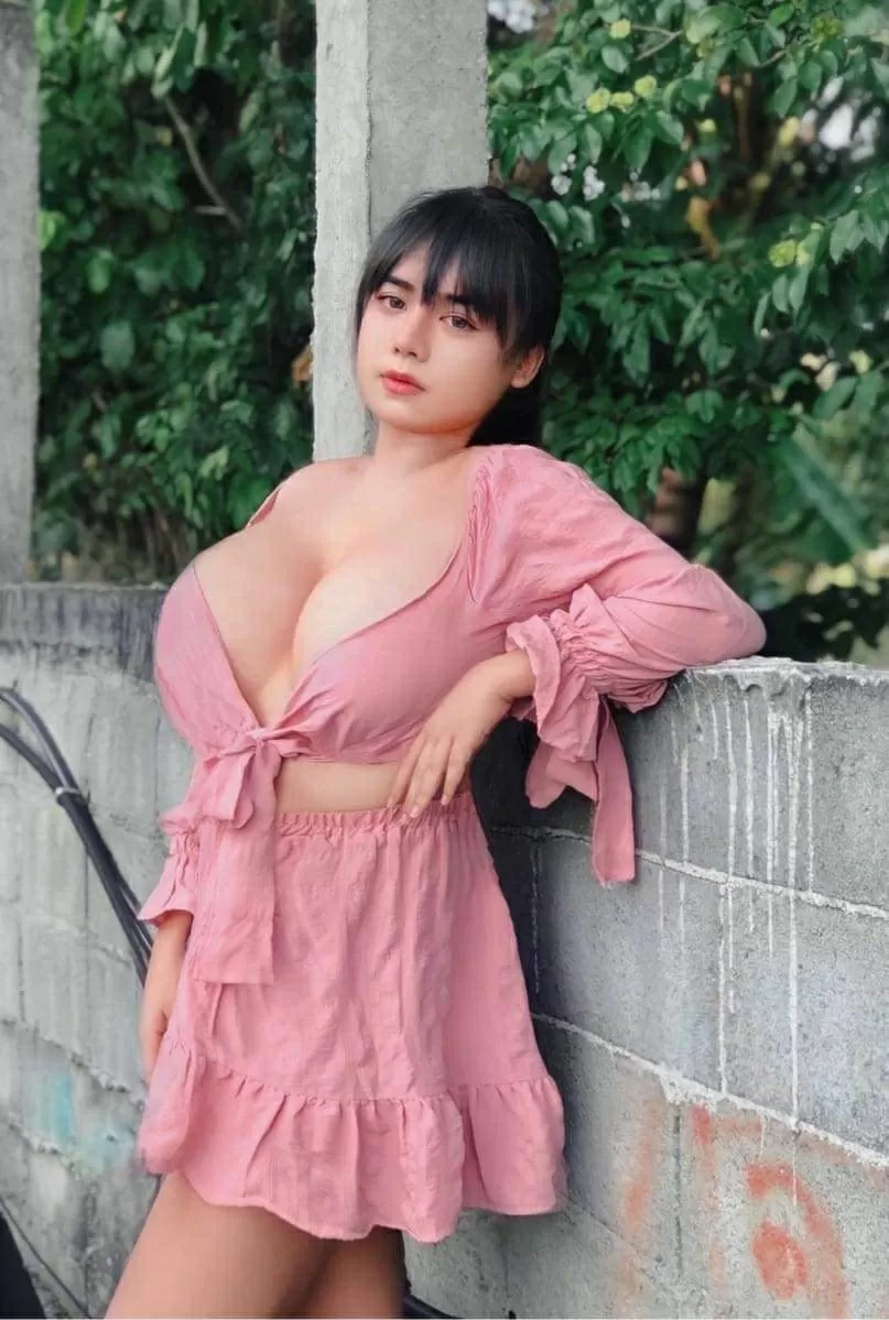 Busty Filipina Teen posted by HalfEvilJinx333