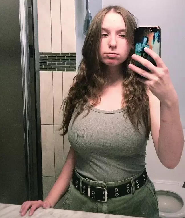 Busty Grunge Girl posted by throwawaycomcum