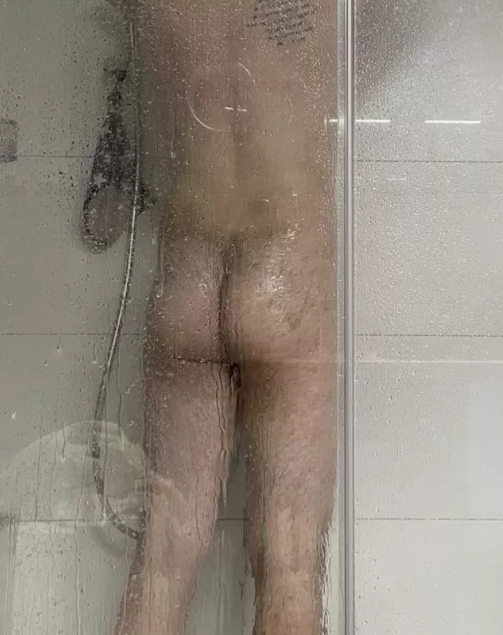 Butt first it’s Time for a shower posted by They_call_me_Murray