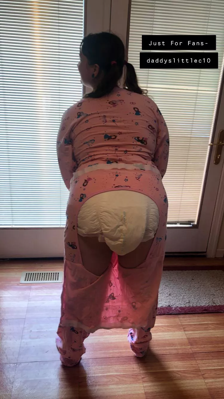 Butt flappys posted by Daddyslittlepissbaby