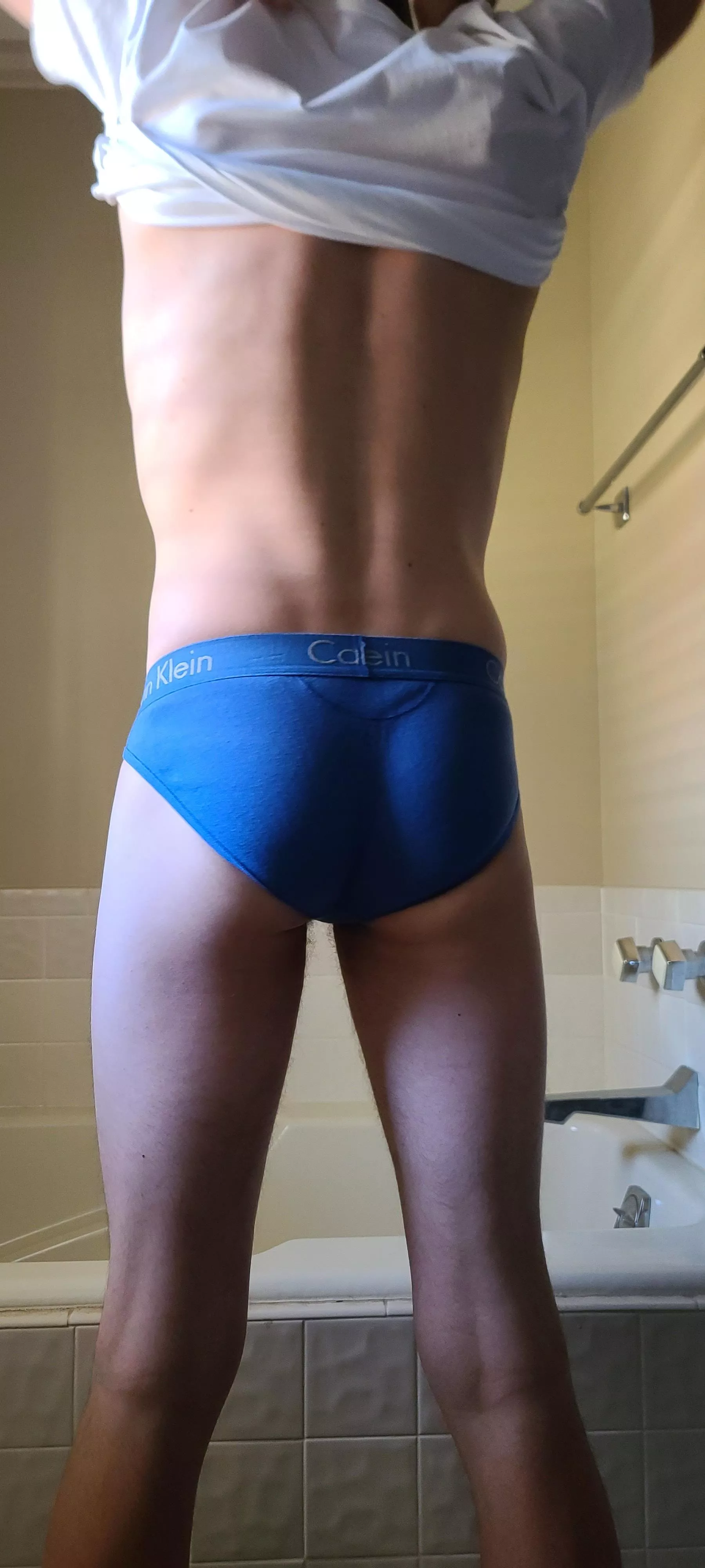 Butt in briefs posted by yellerstone