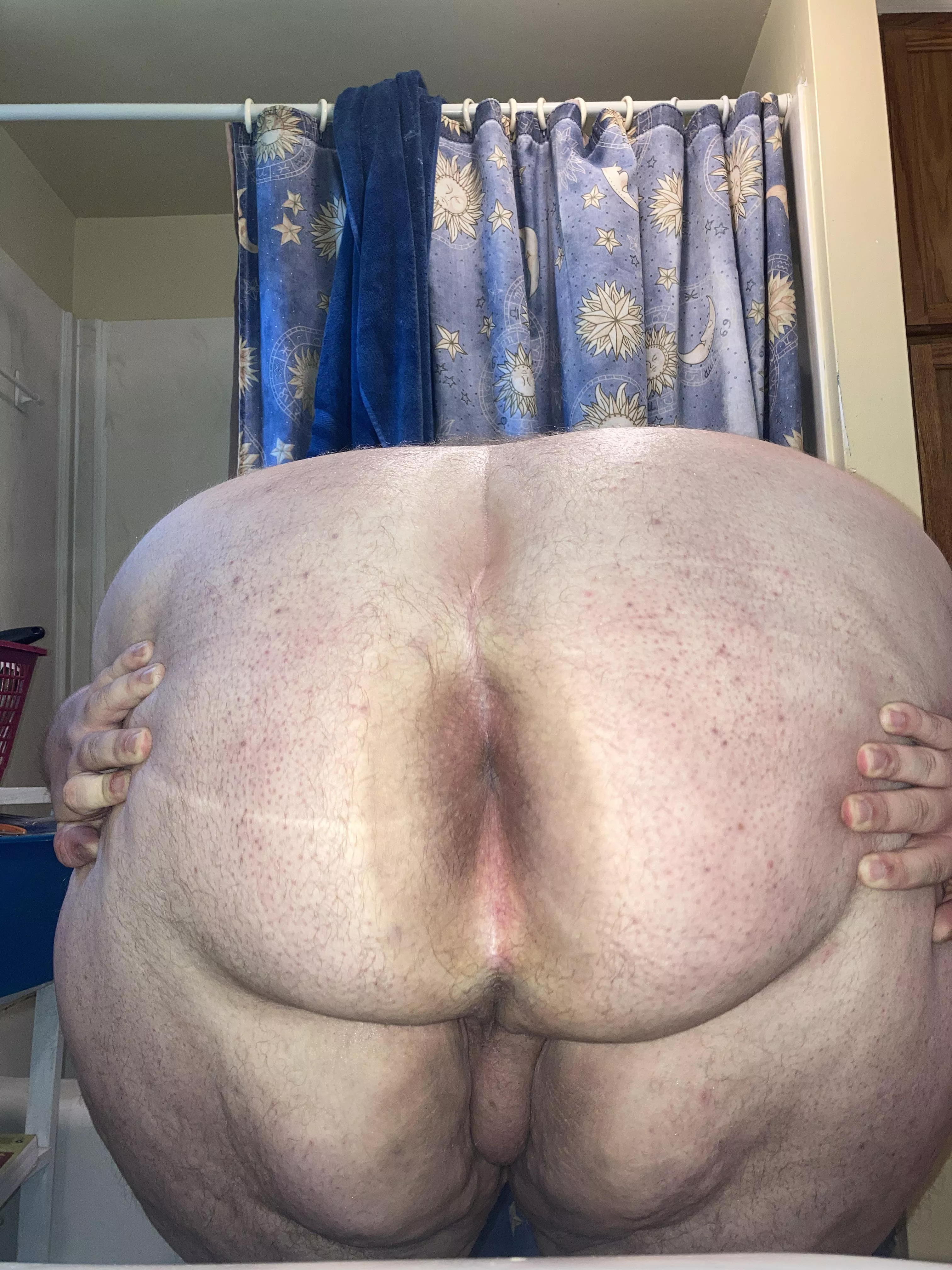 Can anybody handle this big virgin ass 🤫 posted by bbclovingfatwhiteboy