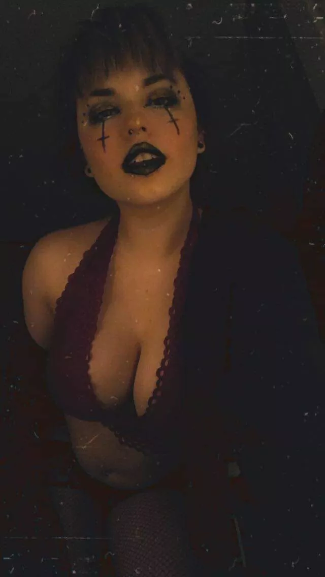 Can I be your big tiddy goth gf? posted by Toxinate0290