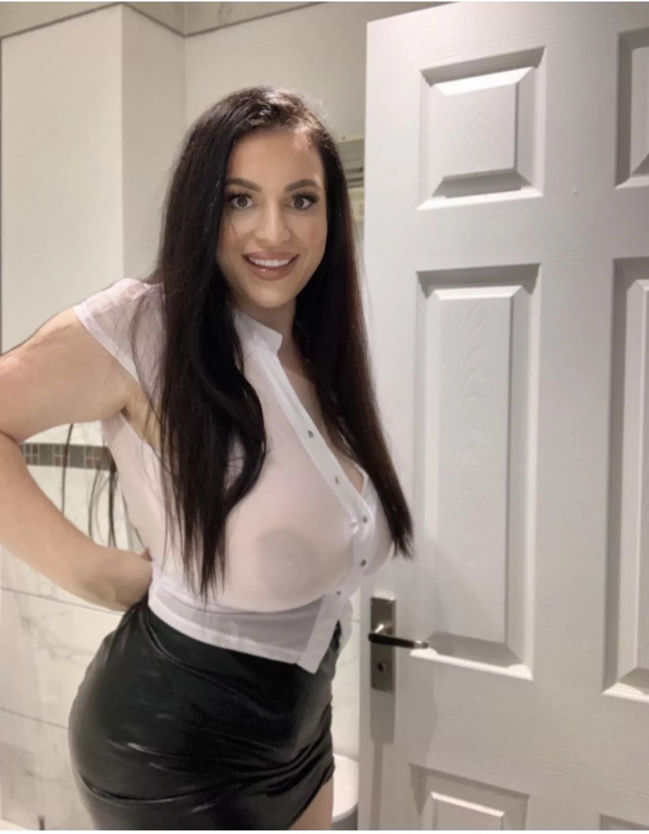 Can I be your busty slutty secretary ? posted by JasmineJamesX_