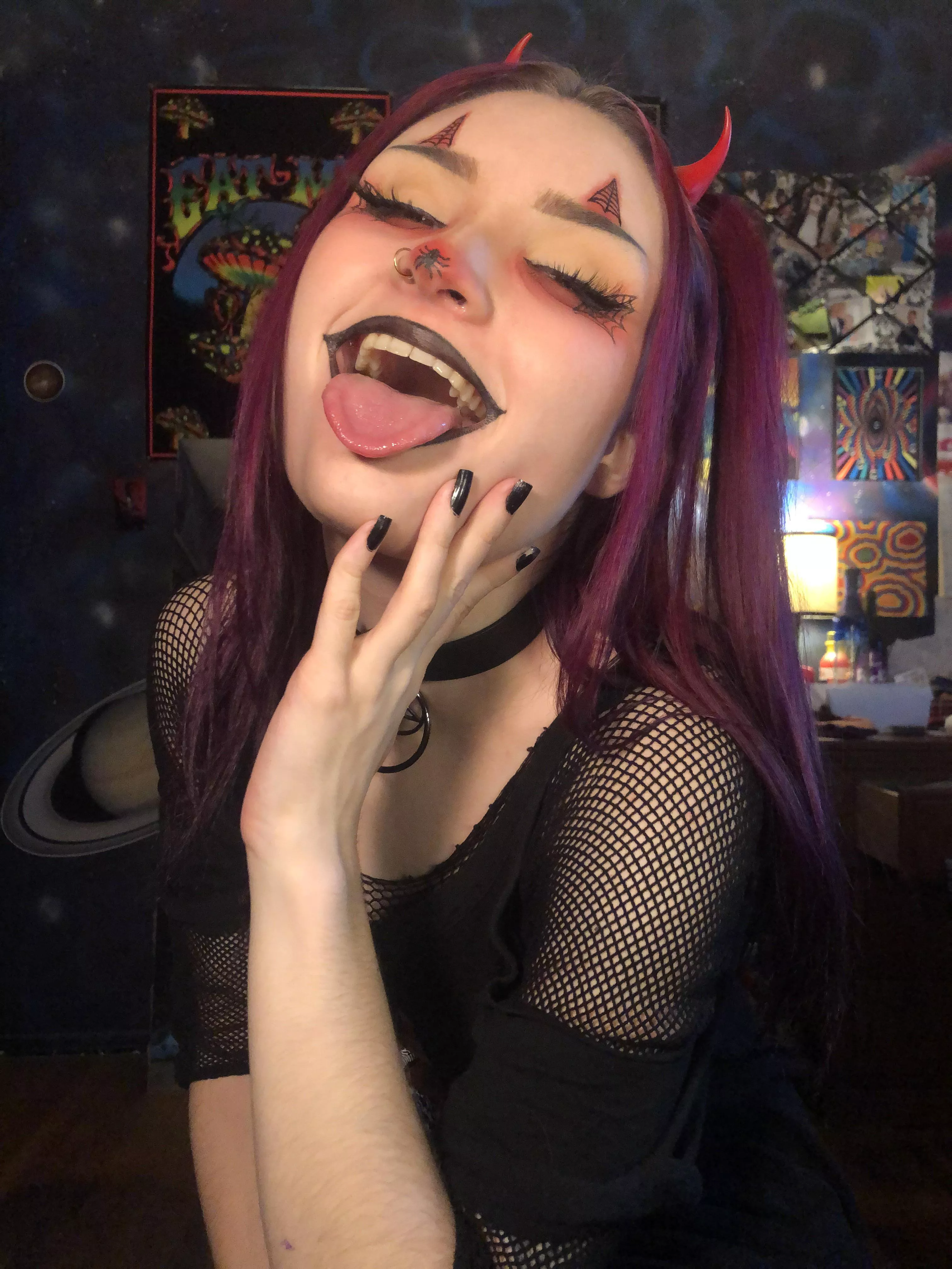 can i be your clown gf? posted by angelicdevil66