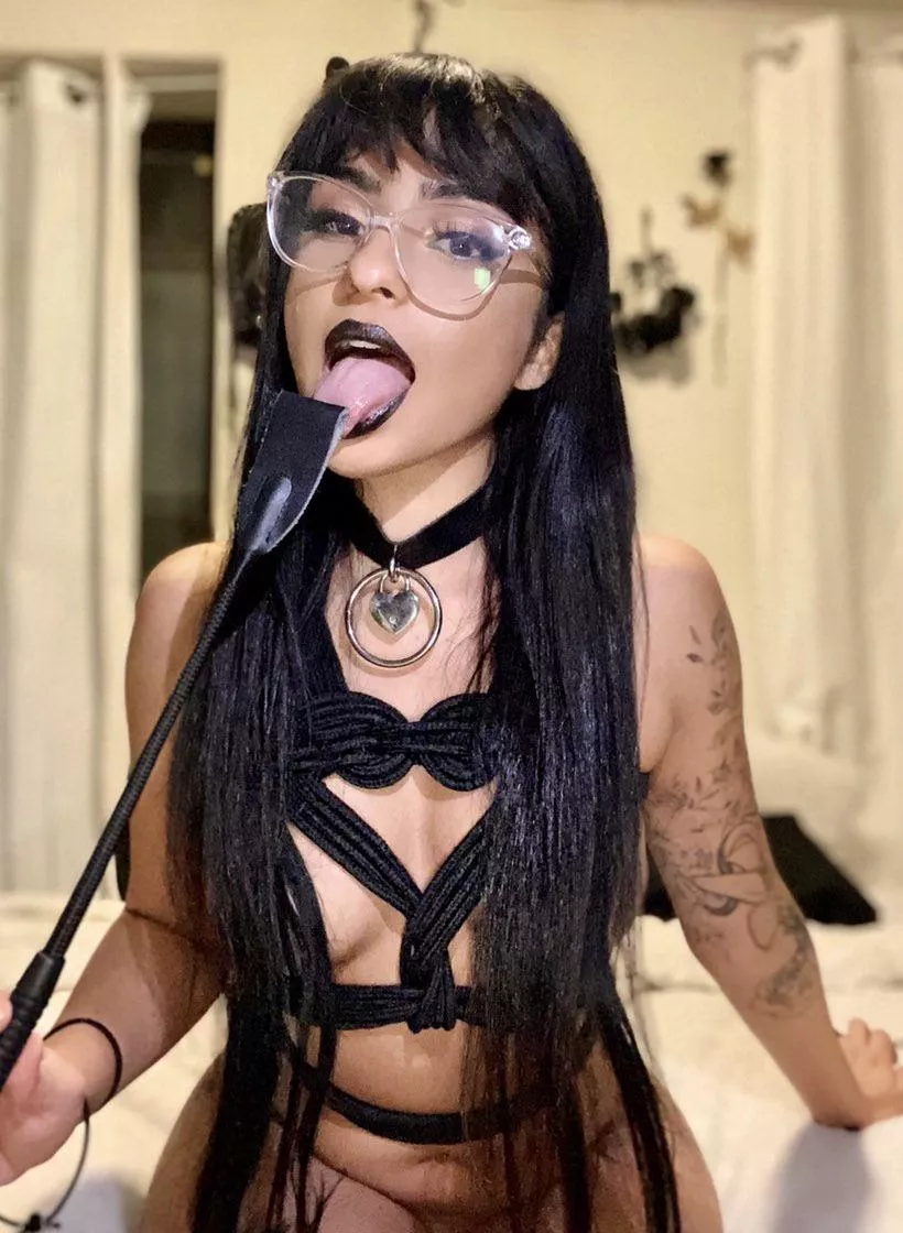 Can I be your kinky goth slut? 🤍 posted by slaysheslays