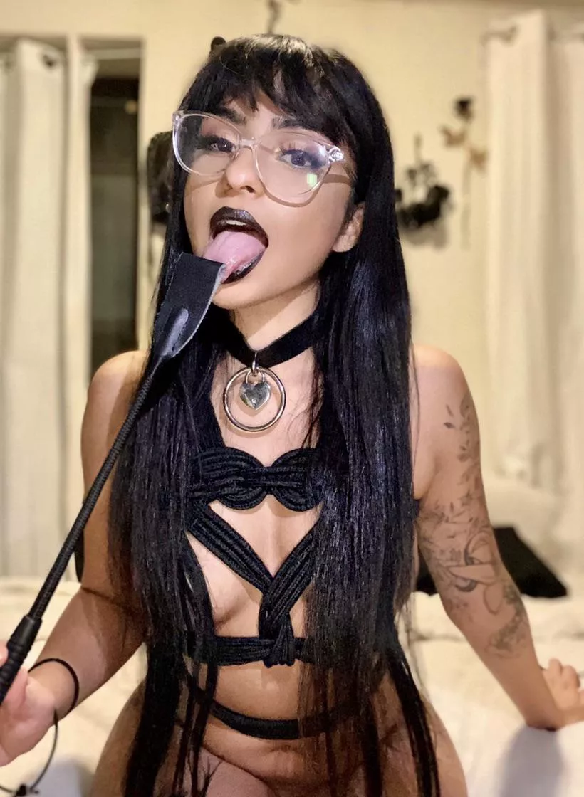 Can I be your kinky Indian goth slut? ðŸ˜ˆ posted by slaysheslays