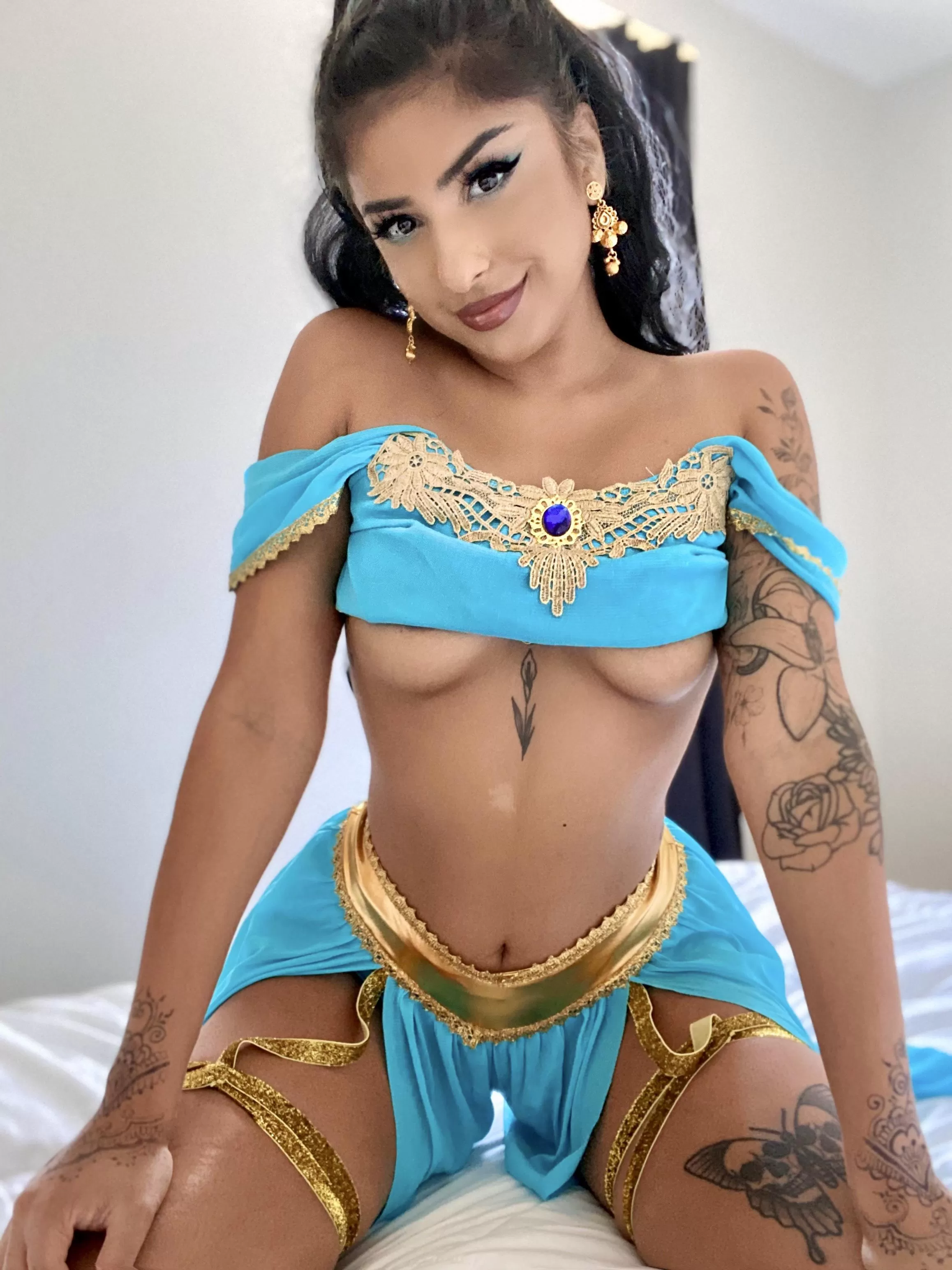 Can I be your Princess Jasmine fuckdoll? posted by slaysheslays