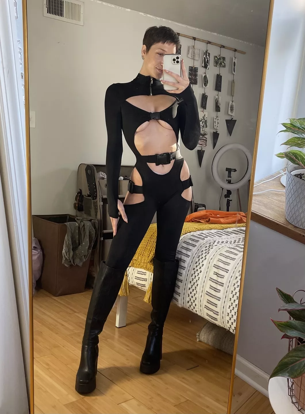 can i be your Æon Flux slut? posted by agender-angel