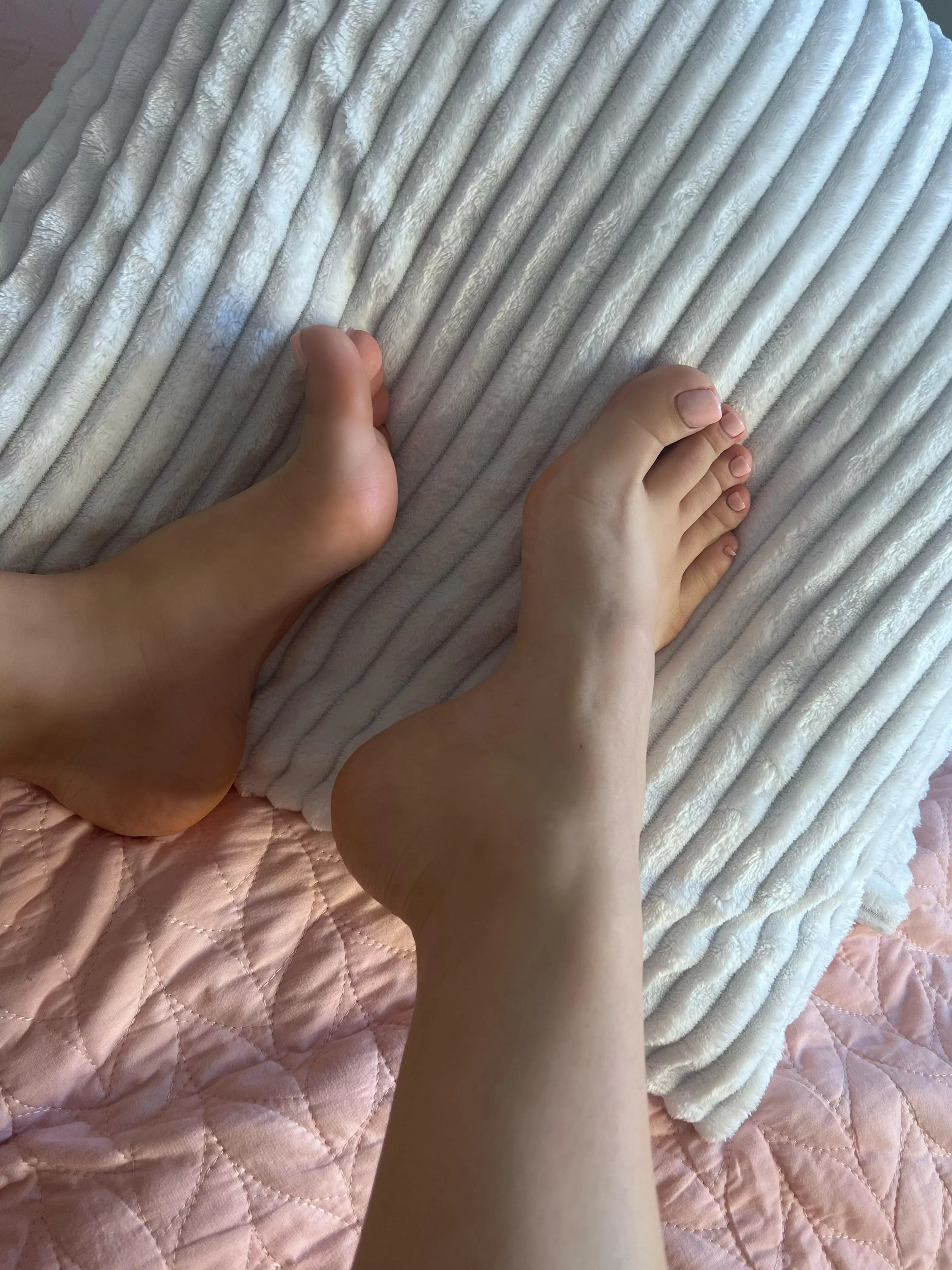 Can I give you a foot job? posted by yummycakesxo