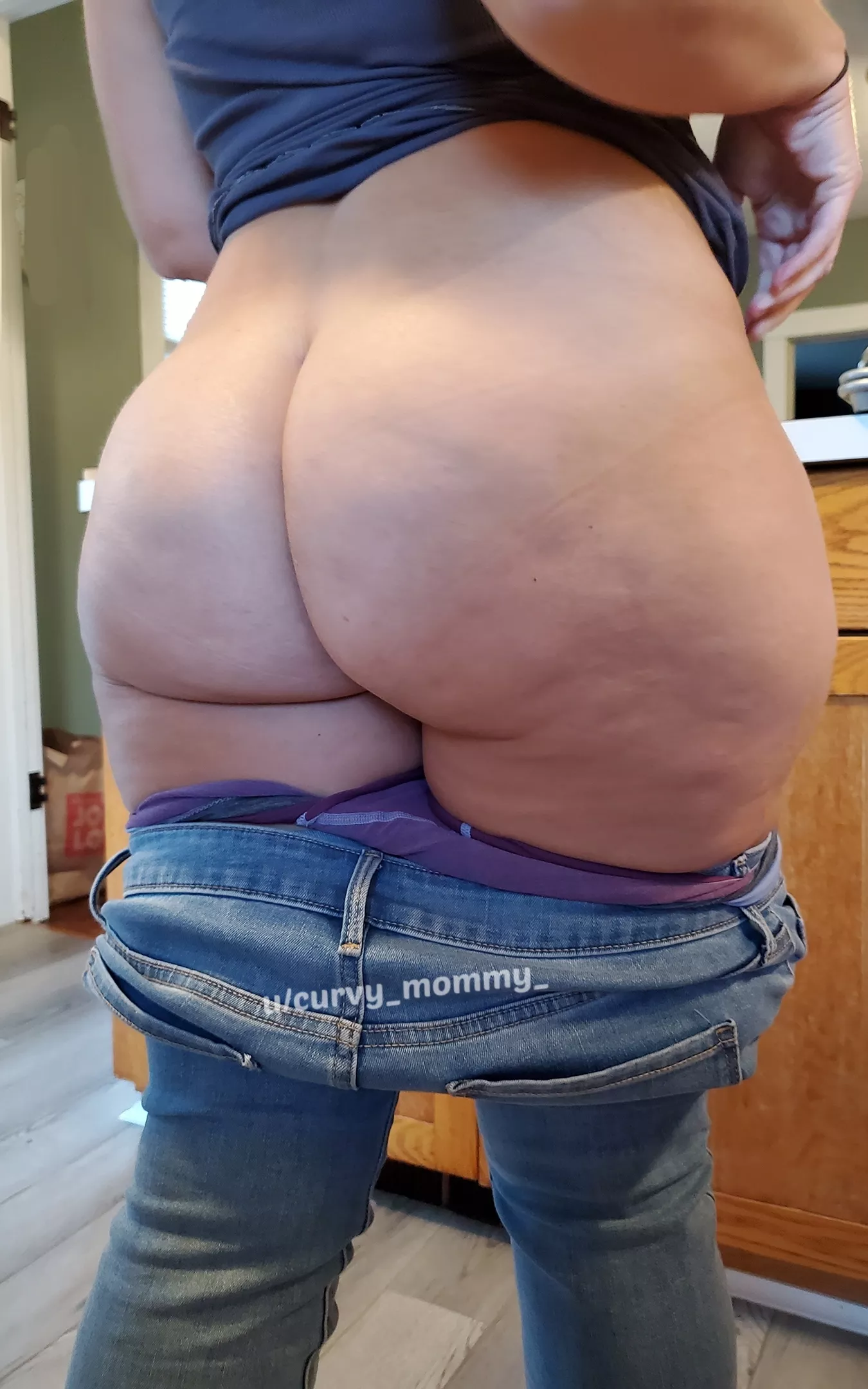 Can mommy sit on your face?? posted by curvy_mommy_