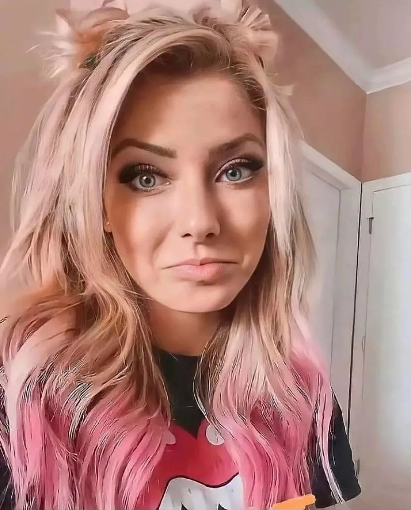 Can not stop getting hard as soon as I see Alexa Bliss, would love to get teased to and worship her posted by Pillow_rocky