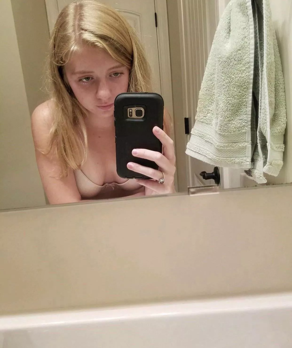 Can someone cum on my gf? Pm me for nudes. posted by Ryan5683