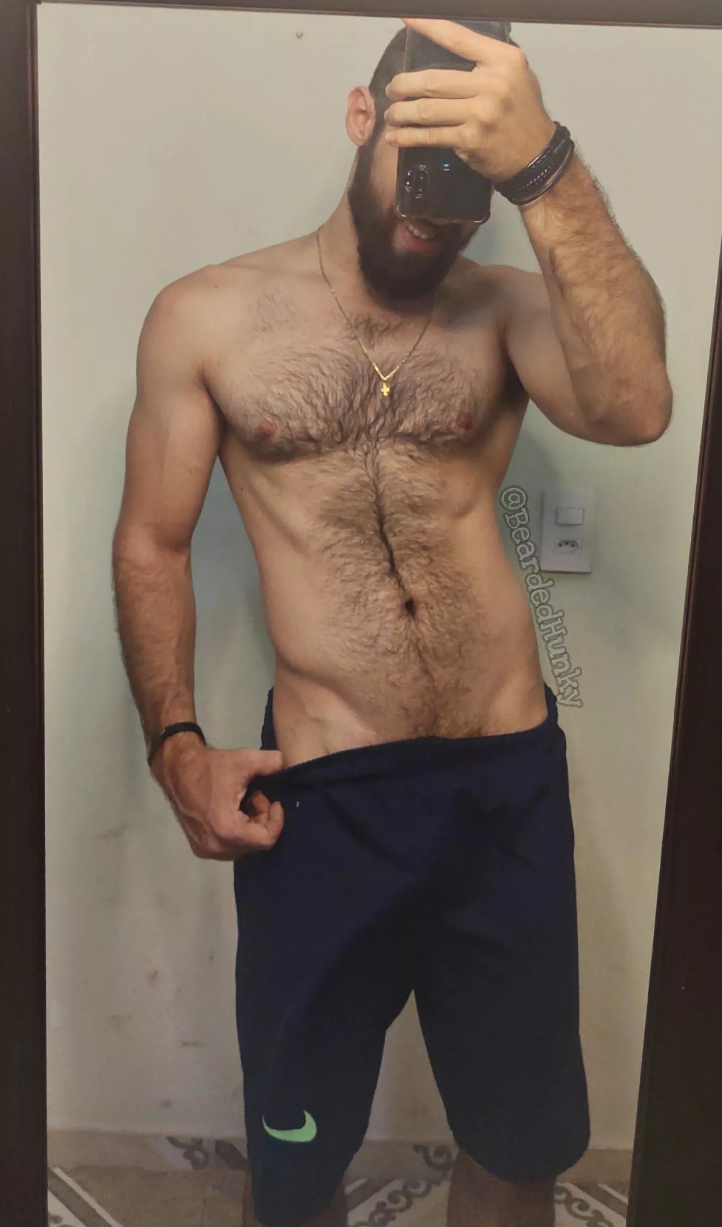 Can you see the V? posted by Bearded_Hunky