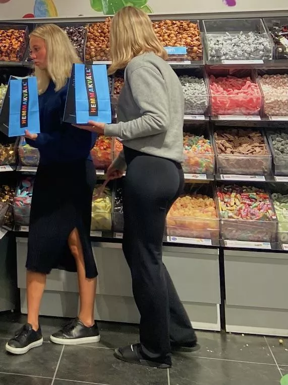 Candy time 🍑 posted by fittVIDDE