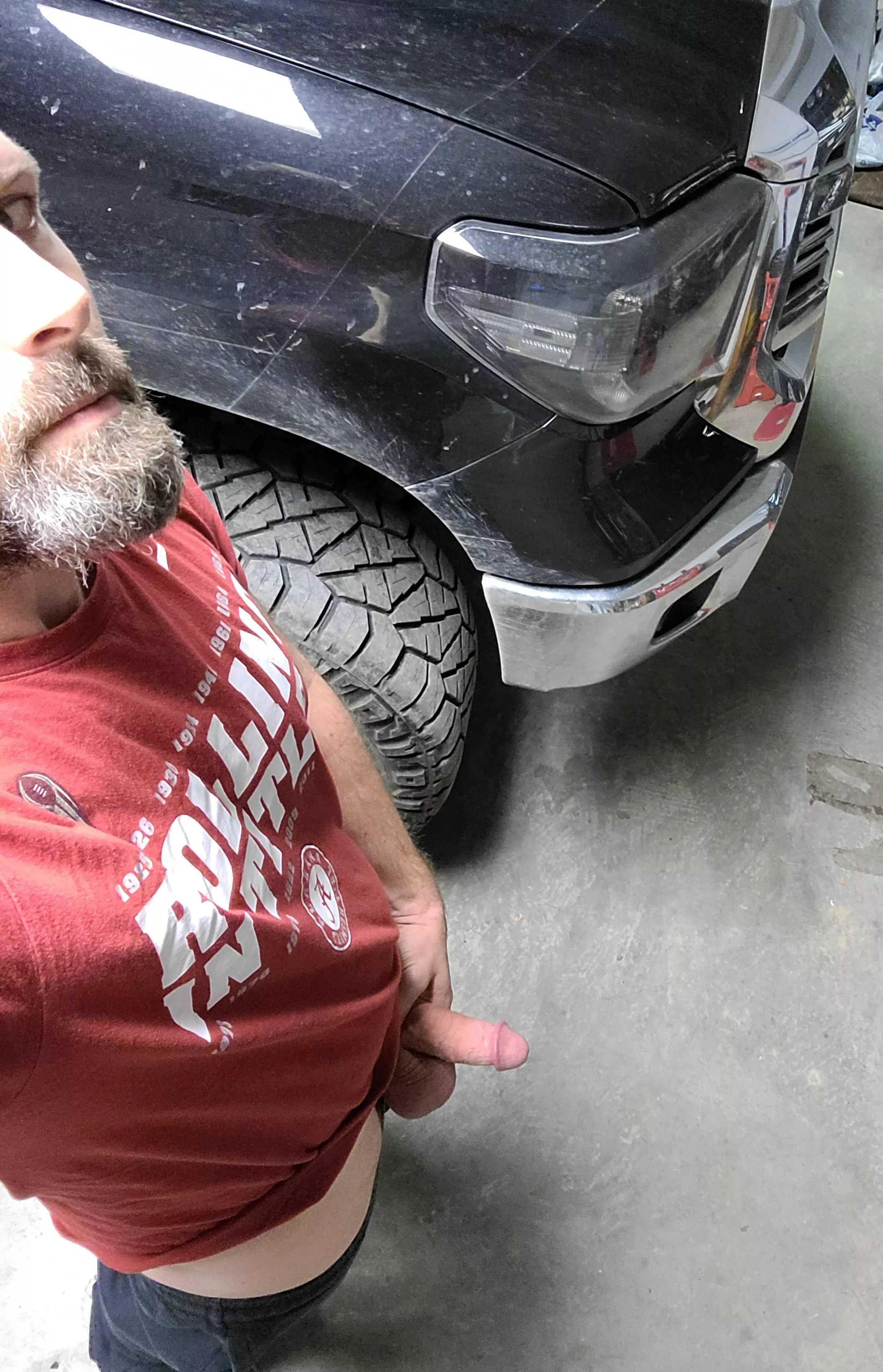 Cant remember what i was looking for in the garage...[39] posted by initforcheese