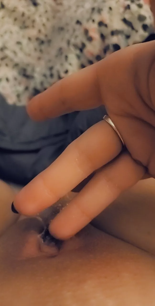 Can't stop touching.. help? 💦 posted by ohyeahshesquirts