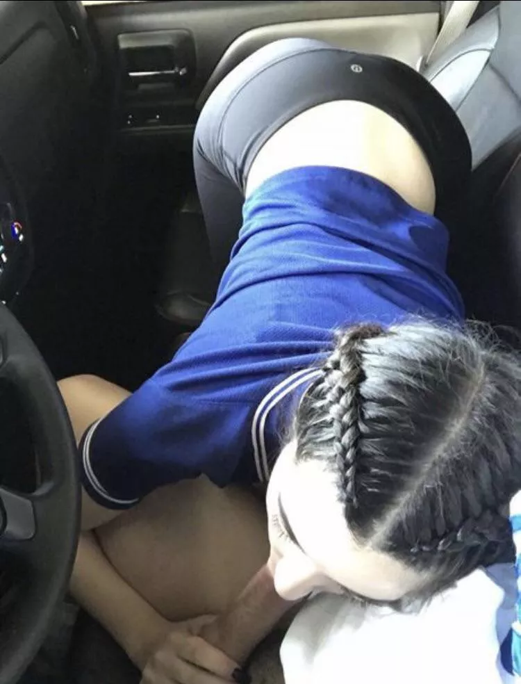 Car Blowjob posted by SergioTheKing21