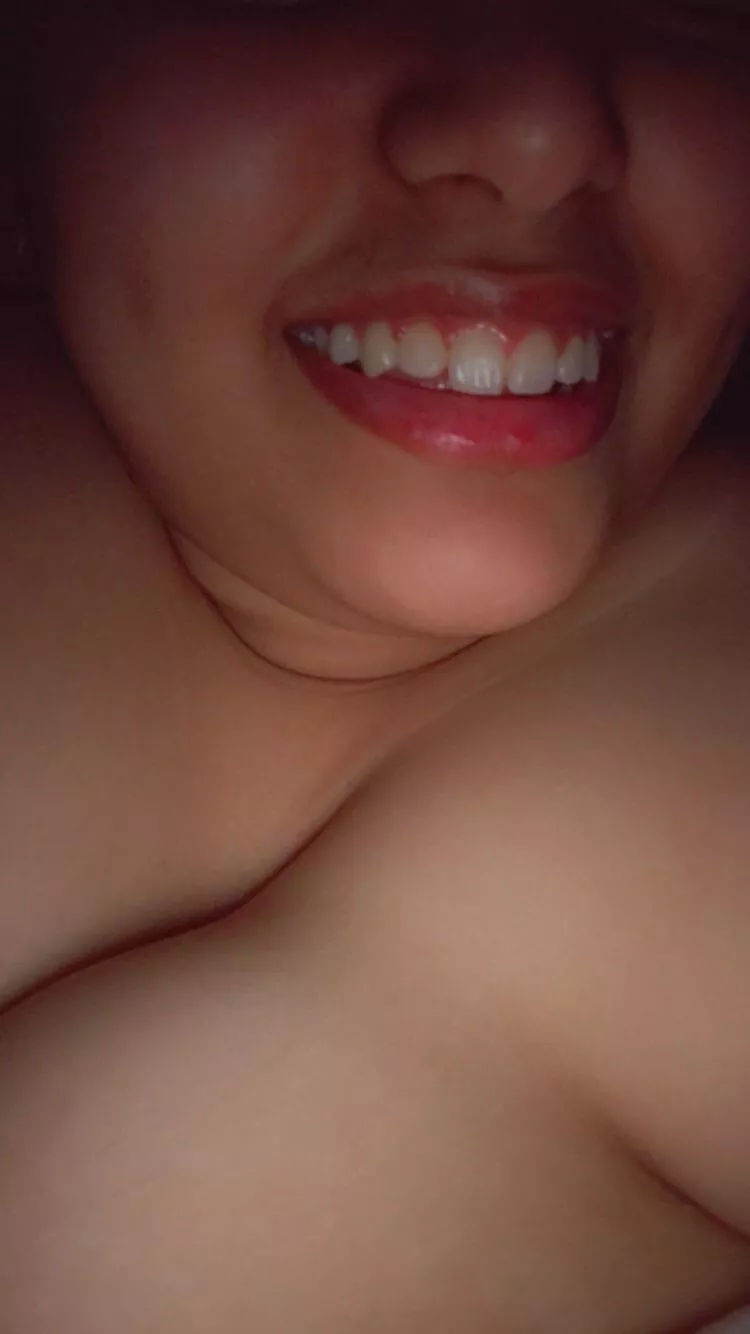 Check out my pearly whites and maybe my Cleavage? ðŸ™ˆ posted by Known-Significance26