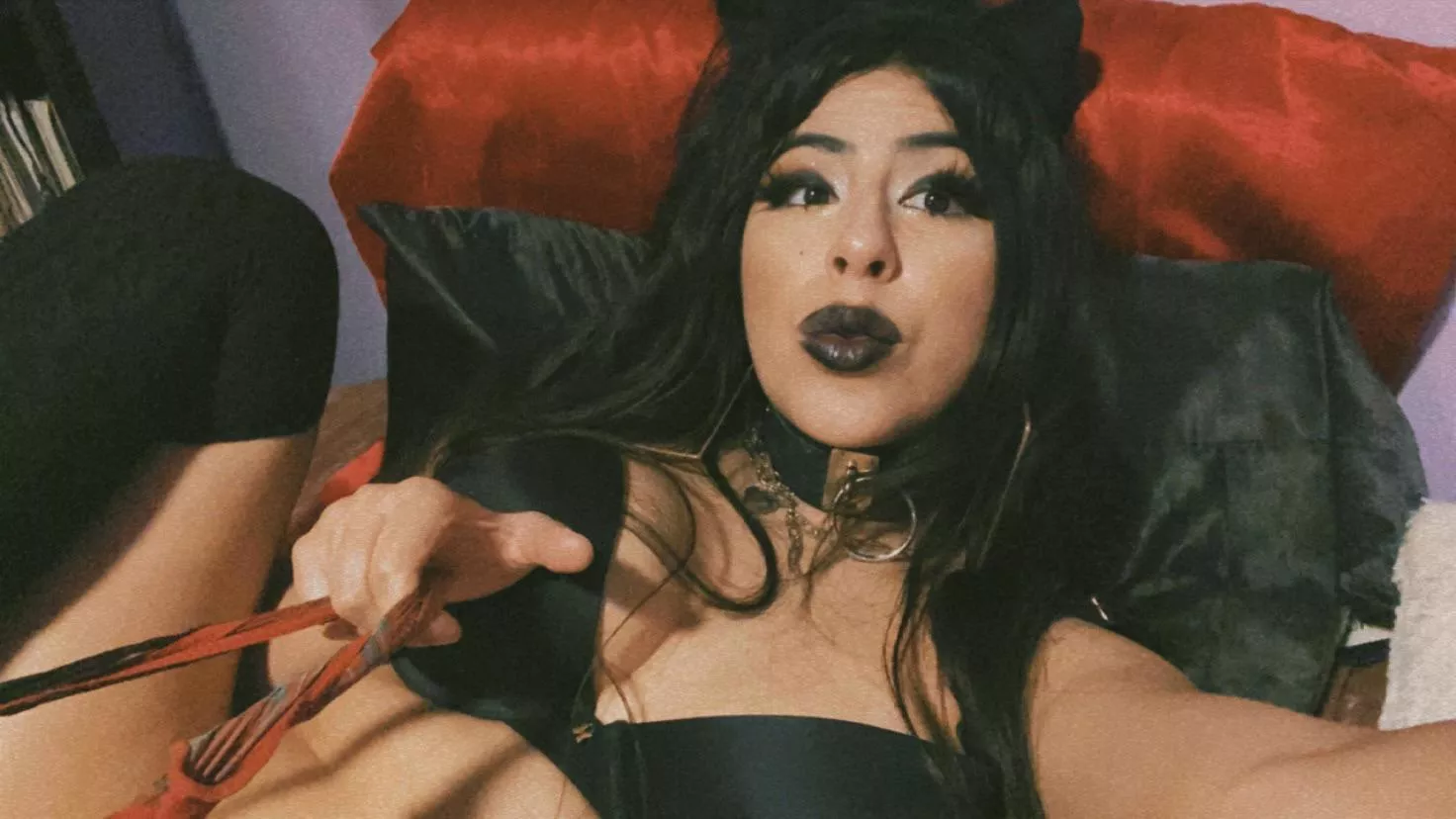 chola goth babe posted by funeralbuffet69