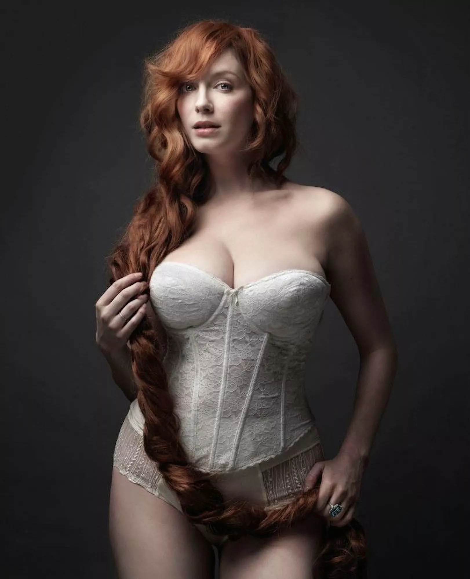 Christina Hendricks (the white bodice is a nice bonus) posted by pretty-ladies