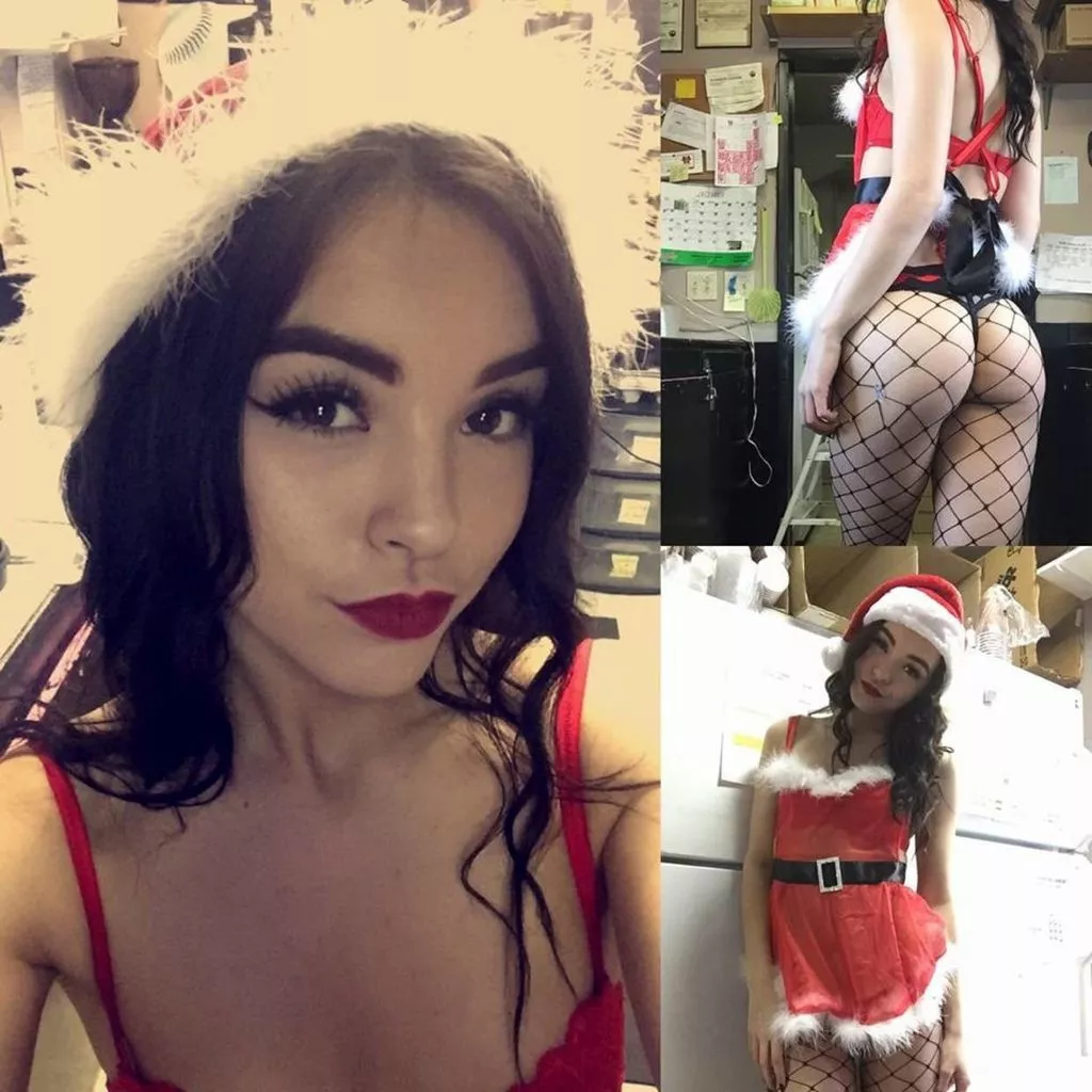 Christmas barista - Eleni posted by PussyPits