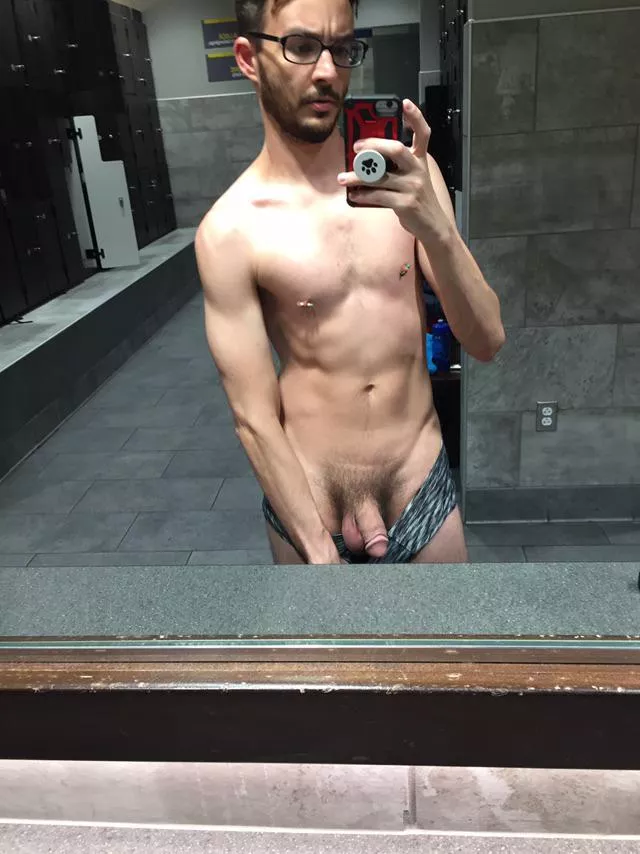 Cock out at the gym posted by The_Thickening